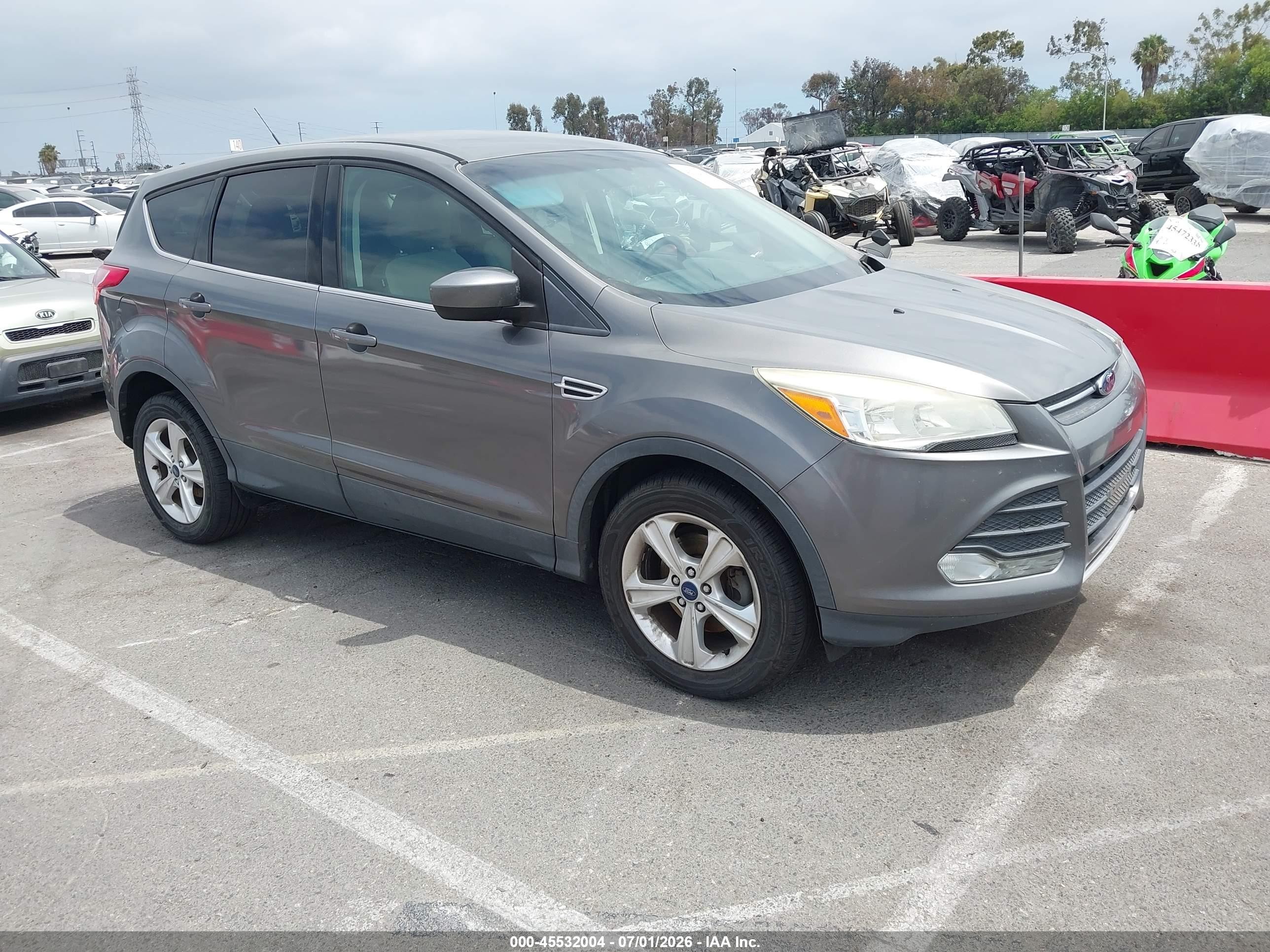2014 Ford Escape VIN 1FMCU0GXXEUC61703 IAAI salvage auction — Normal Wear, Clear - Dealer Only (California), sold $300 on 2026-07-09 (photo 1)