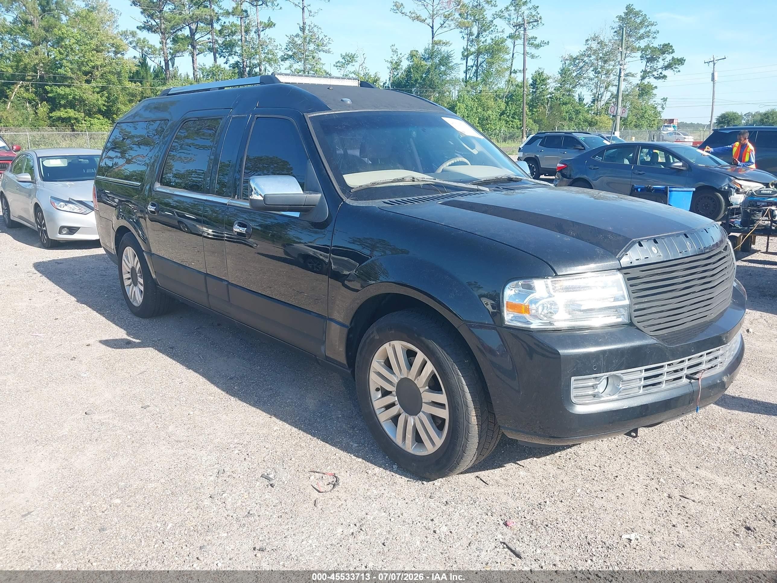 2014 Lincoln Navigator VIN 5LMJJ3J57EEL03230 — IAAI salvage auction photo