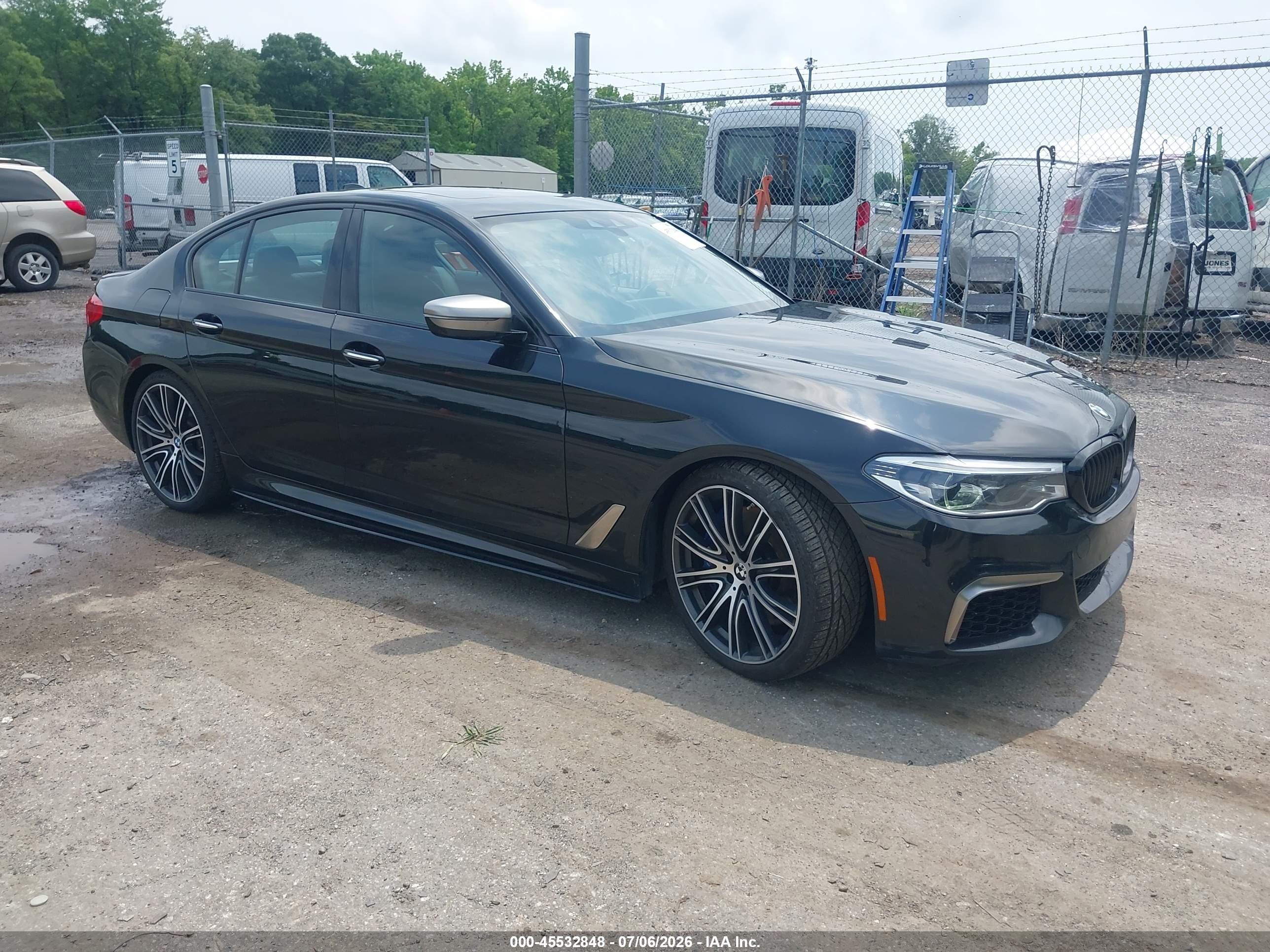 2018 BMW M550i xDrive VIN WBAJB9C58JB286838 — IAAI salvage auction photo