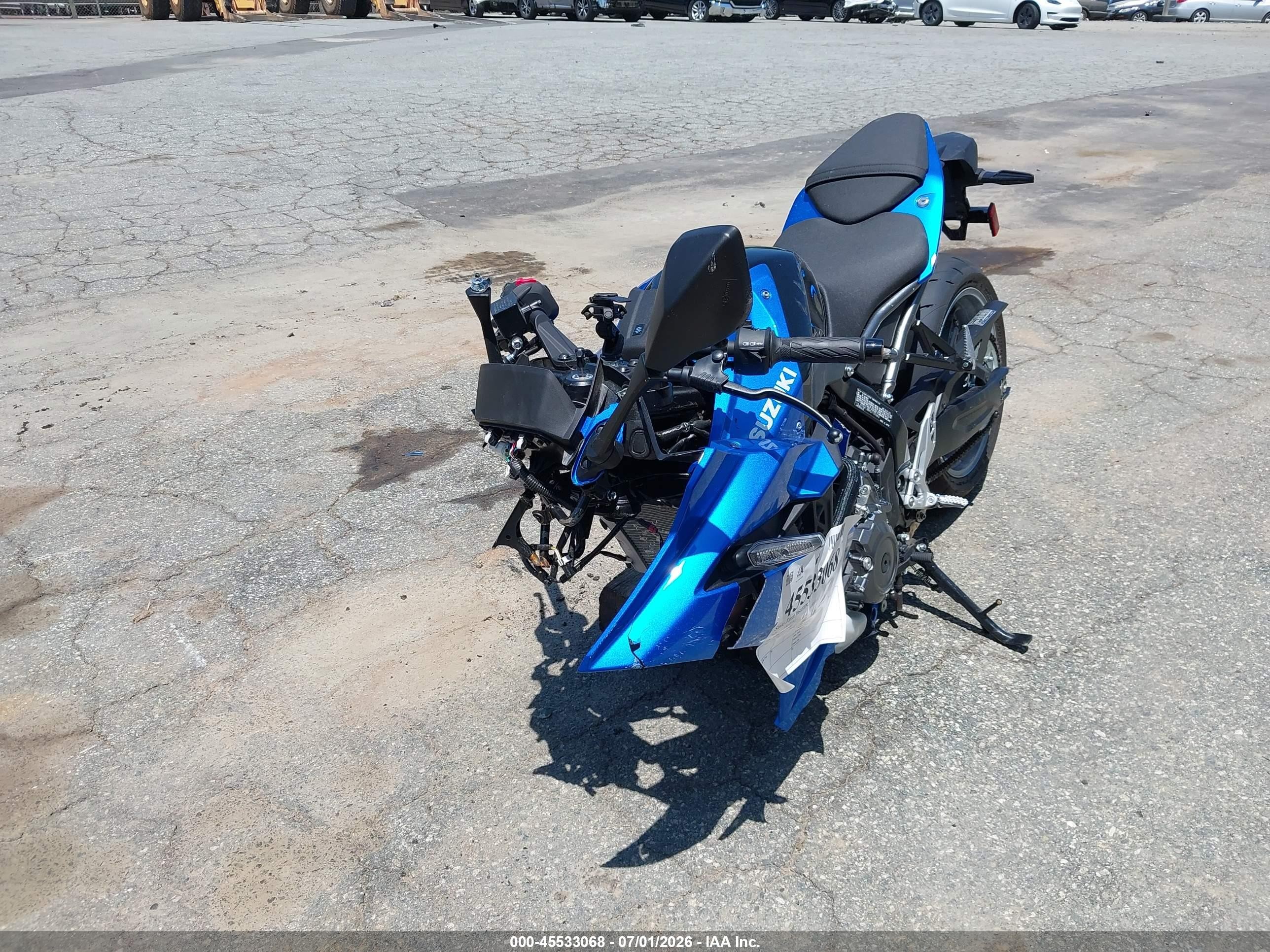 2025 Suzuki GSX800 VIN JS1EM13B9S7101653 IAAI salvage auction — Front End, Salvage (North Carolina), sold $600 on 2026-09-17 (photo 2)