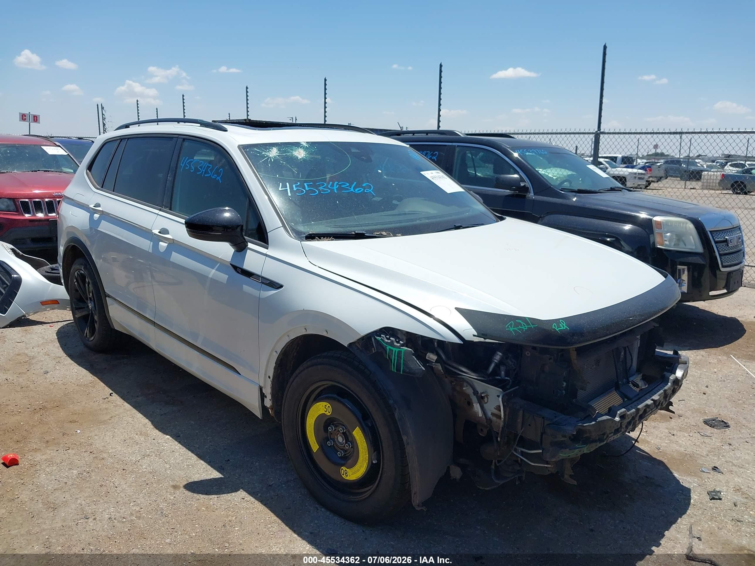 2024 Volkswagen Tiguan VIN 3VVCB7AX0RM021518 — IAAI salvage auction photo