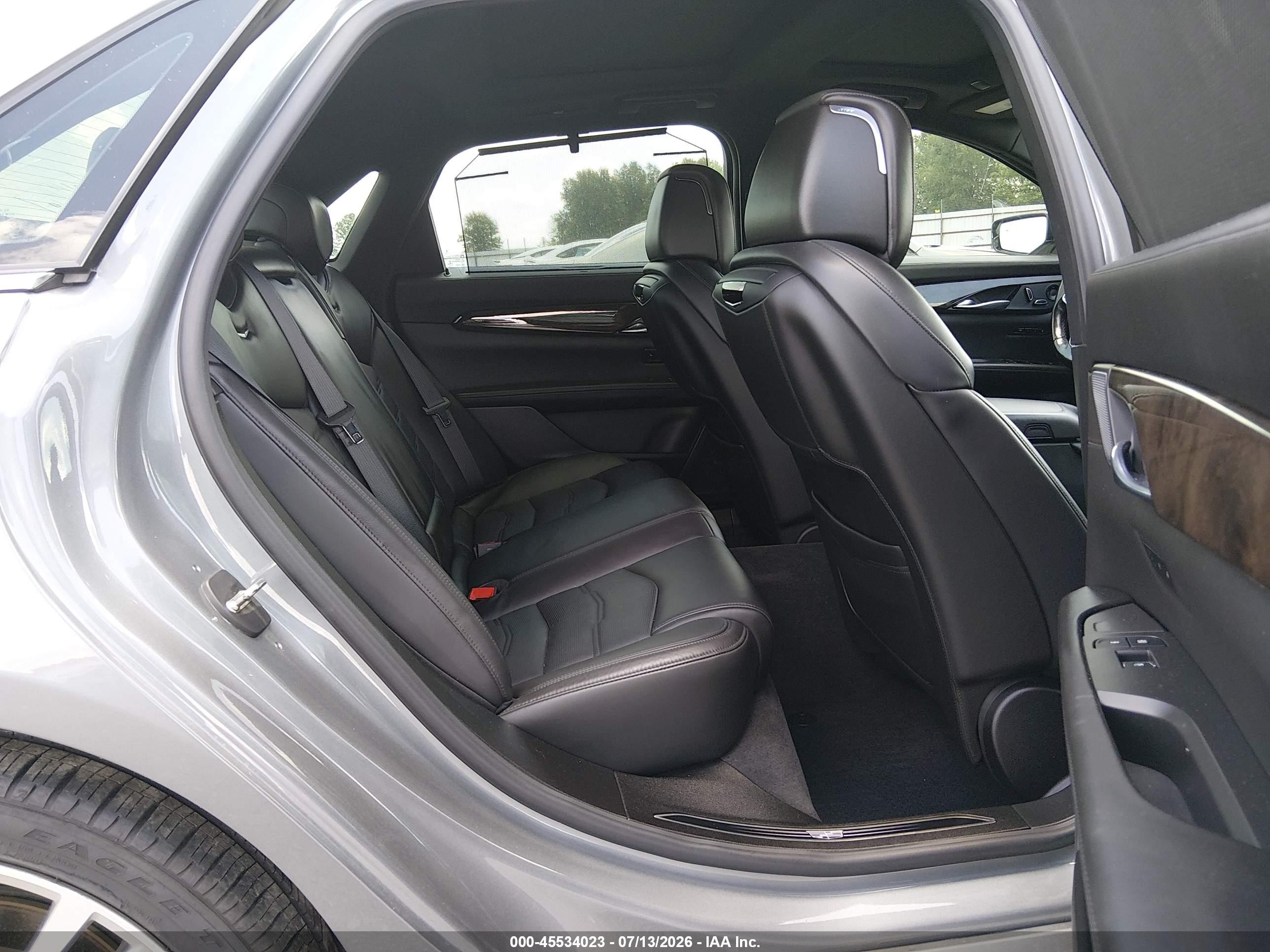 2020 Cadillac Ct6 VIN 1G6KE5RS7LU100043 IAAI salvage auction — Rear End, Wait Title, sold $11,400 on 2026-09-20 (photo 8)