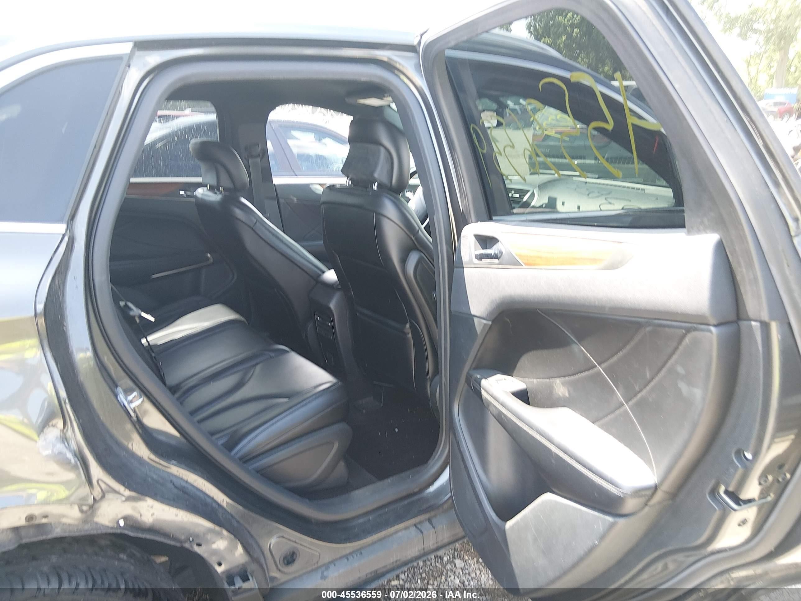 2018 Lincoln Mkc VIN 5LMCJ2D91JUL22714 IAAI salvage auction — Side, Clear (Indiana), sold $4,575 on 2026-09-18 (photo 8)