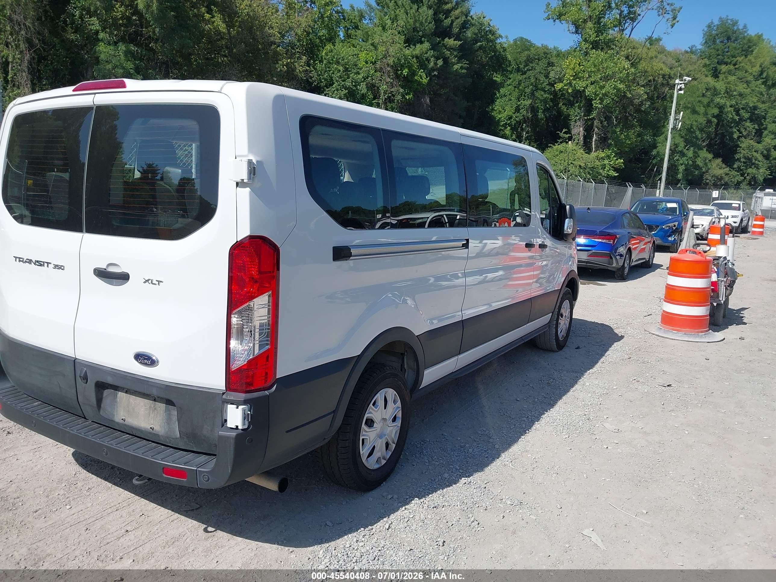2025 Ford Transit-350 VIN 1FBAX2Y81SKA74254 IAAI salvage auction — Side, Enterprise Vehicles Clear Only (North Carolina), sold $32,100 on 2026-07-07 (photo 4)