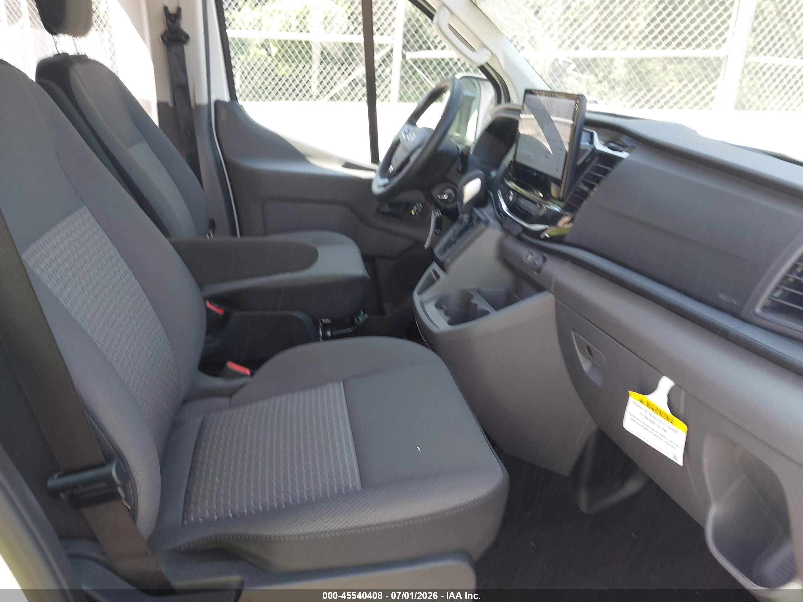 2025 Ford Transit-350 VIN 1FBAX2Y81SKA74254 IAAI salvage auction — Side, Enterprise Vehicles Clear Only (North Carolina), sold $32,100 on 2026-07-07 (photo 5)