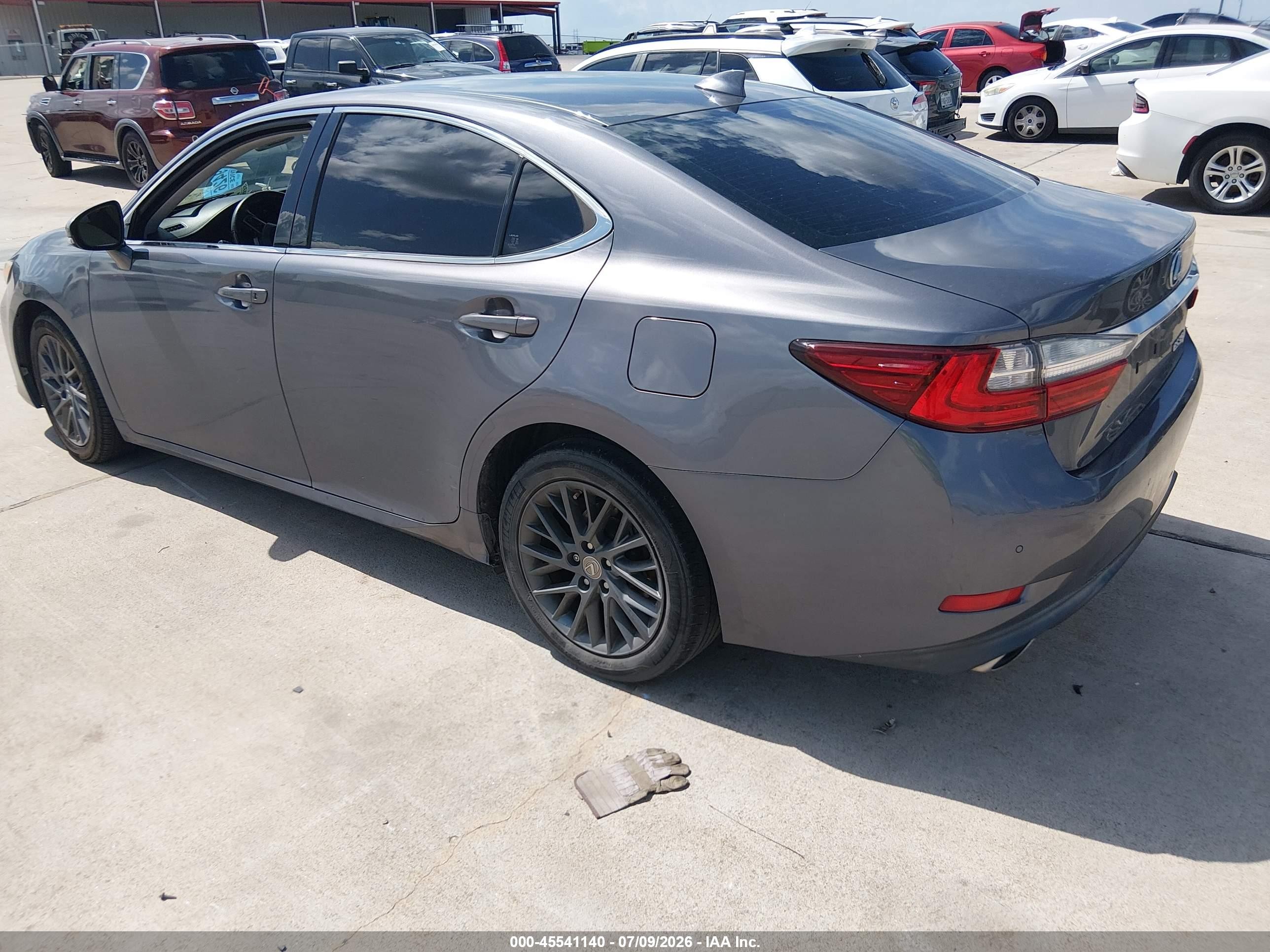 2018 Lexus Es 350 VIN 58ABK1GG1JU088051 IAAI salvage auction — Undercarriage, Original (Texas), sold $11,850 on 2026-09-09 (photo 3)