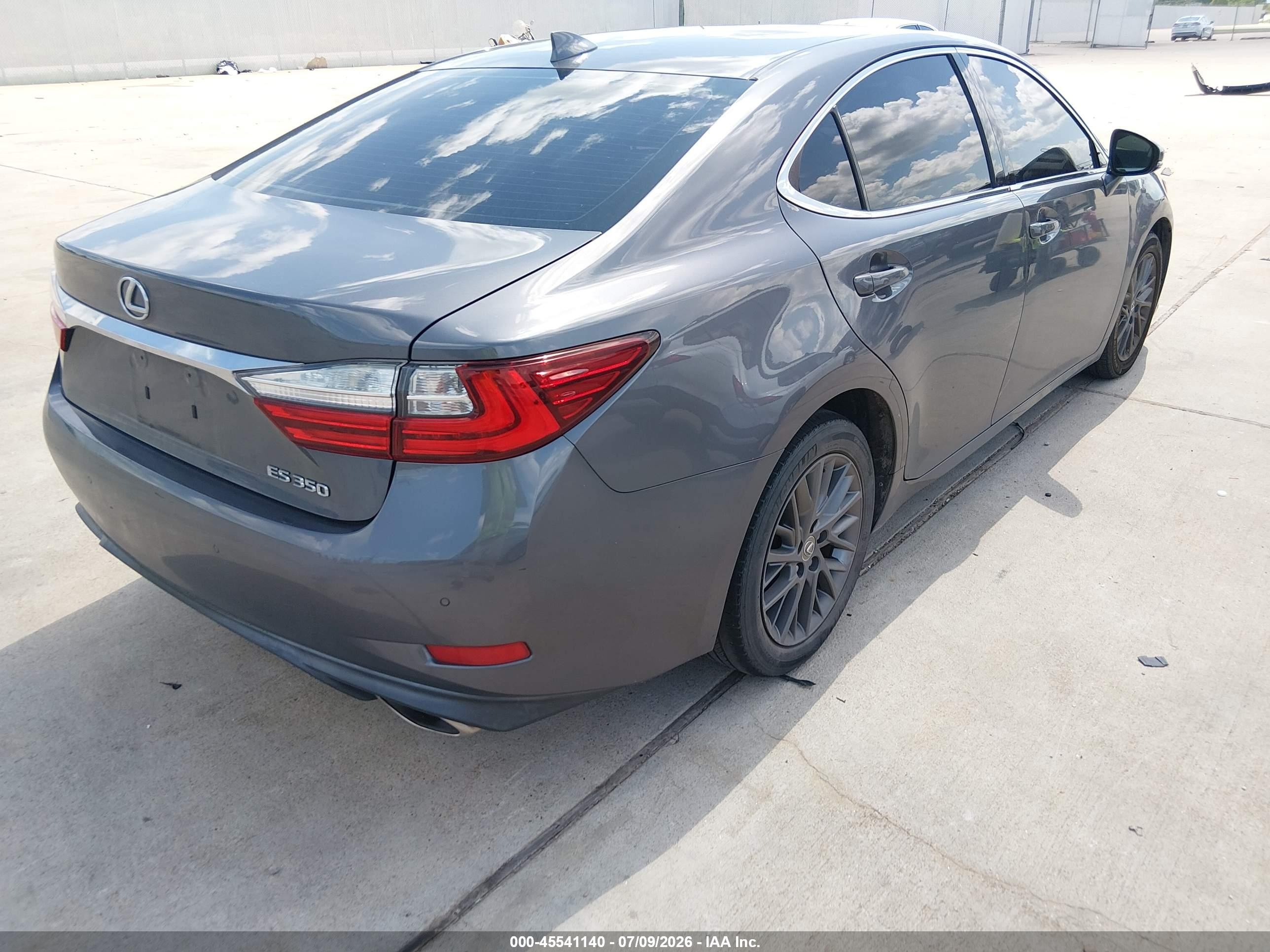 2018 Lexus Es 350 VIN 58ABK1GG1JU088051 IAAI salvage auction — Undercarriage, Original (Texas), sold $11,850 on 2026-09-09 (photo 4)