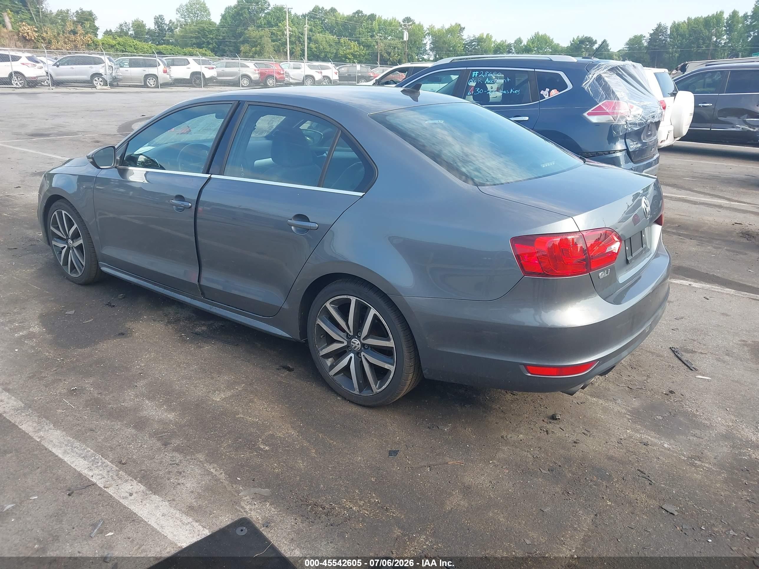 2013 Volkswagen Jetta VIN 3VW4A7AJ3DM240819 IAAI salvage auction — Side, Salvage (North Carolina), sold $1,500 on 2026-09-14 (photo 3)