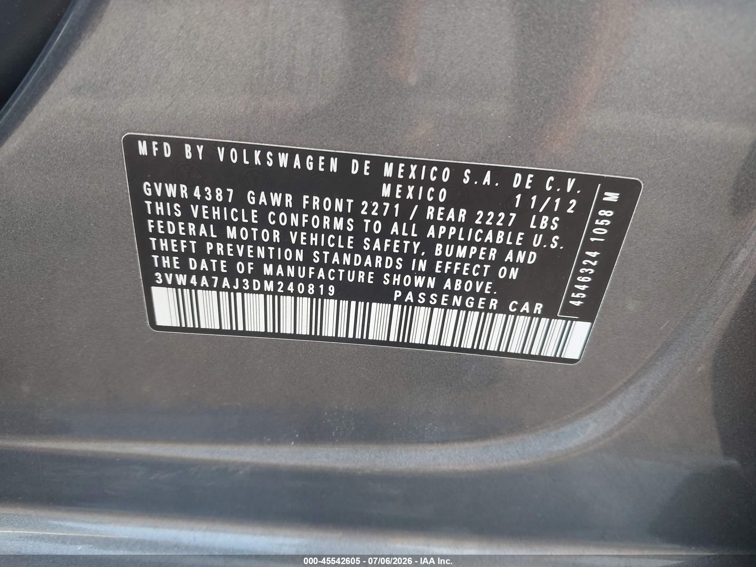 2013 Volkswagen Jetta VIN 3VW4A7AJ3DM240819 IAAI salvage auction — Side, Salvage (North Carolina), sold $1,500 on 2026-09-14 (photo 9)