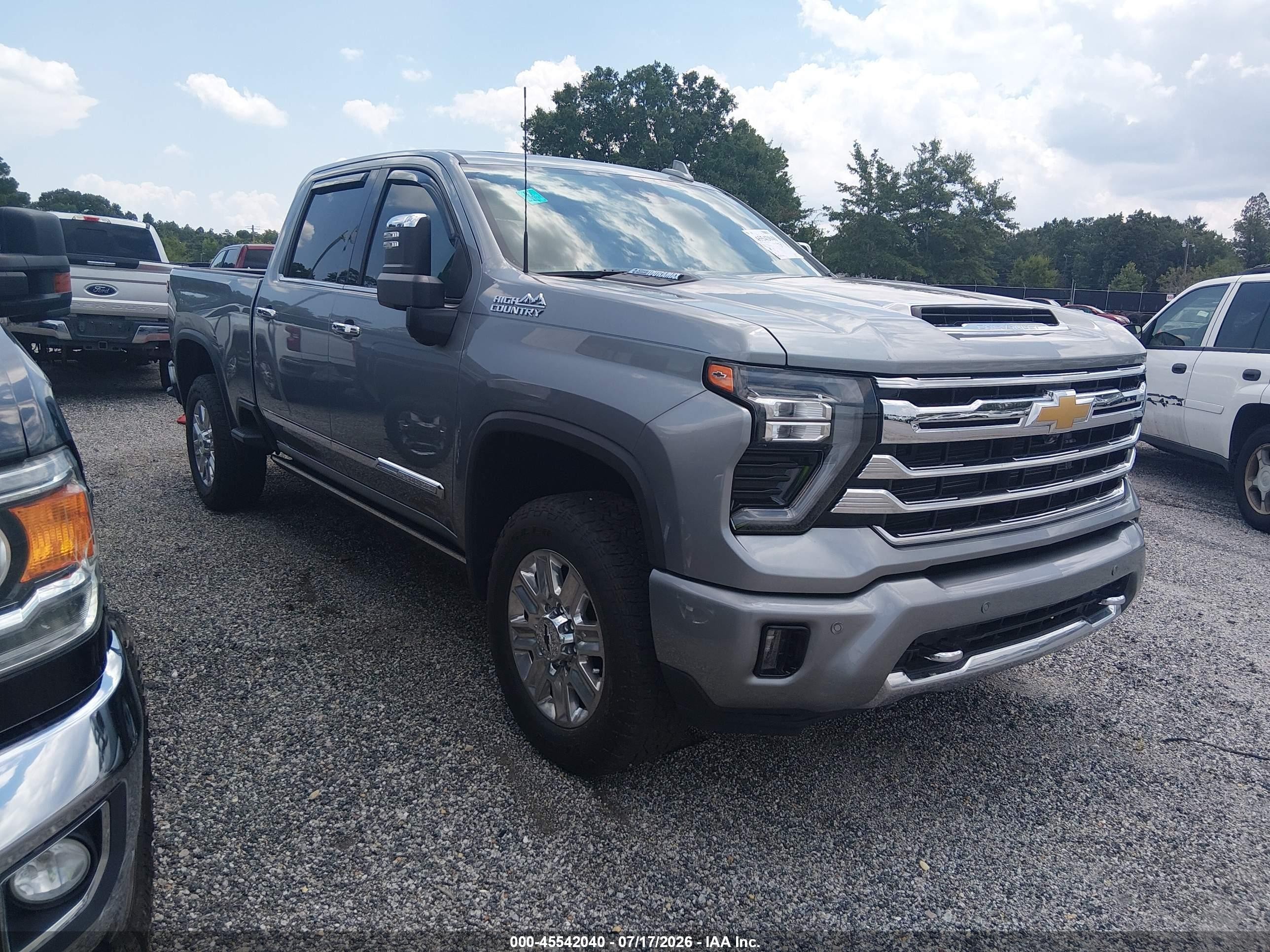 2024 Chevrolet Silverado 2500 VIN 1GC4YREY4RF322048 — IAAI salvage auction photo