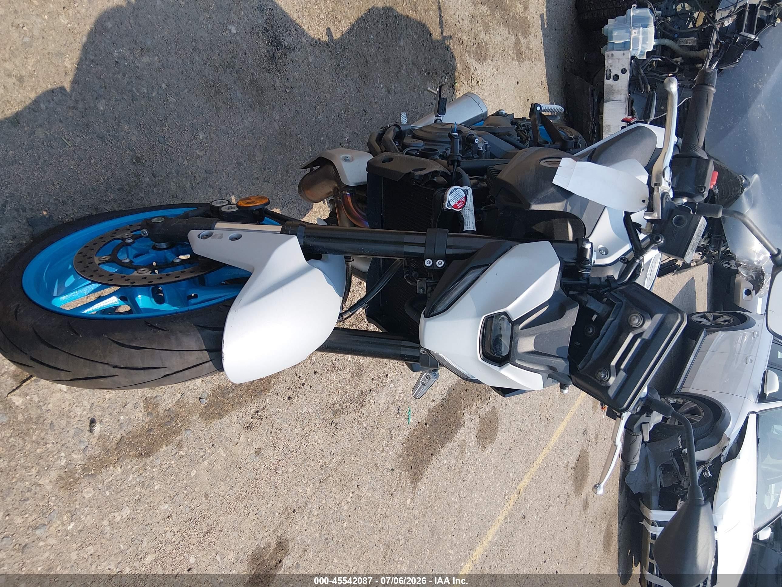 2026 Yamaha VIN JYARM48E9TA005923 IAAI salvage auction — Side, Salvage (Colorado), sold $3,350 on 2026-09-08 (photo 5)