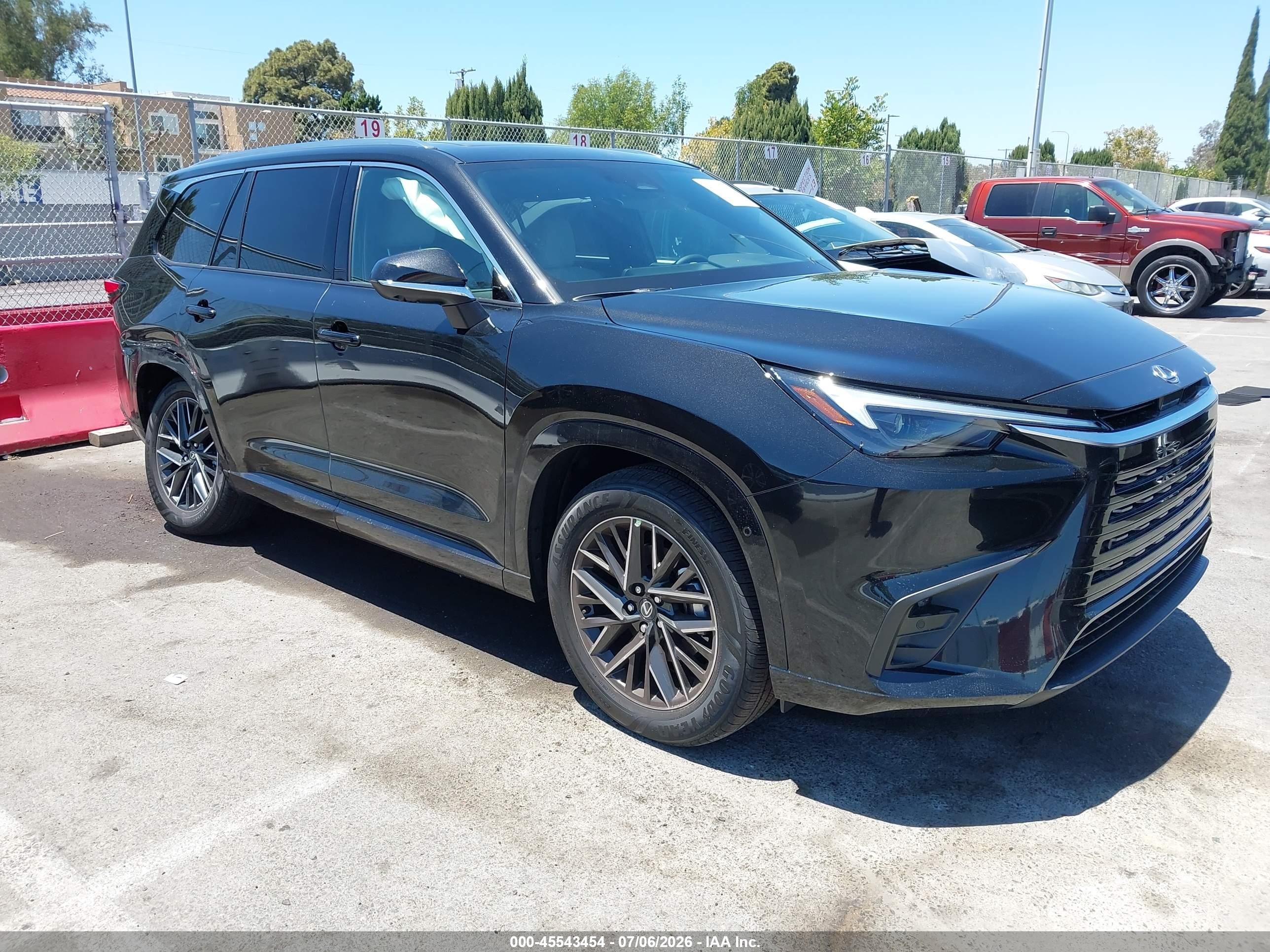 2026 Lexus TX 350 VIN 5TDAAAB66TS071844 — IAAI salvage auction photo