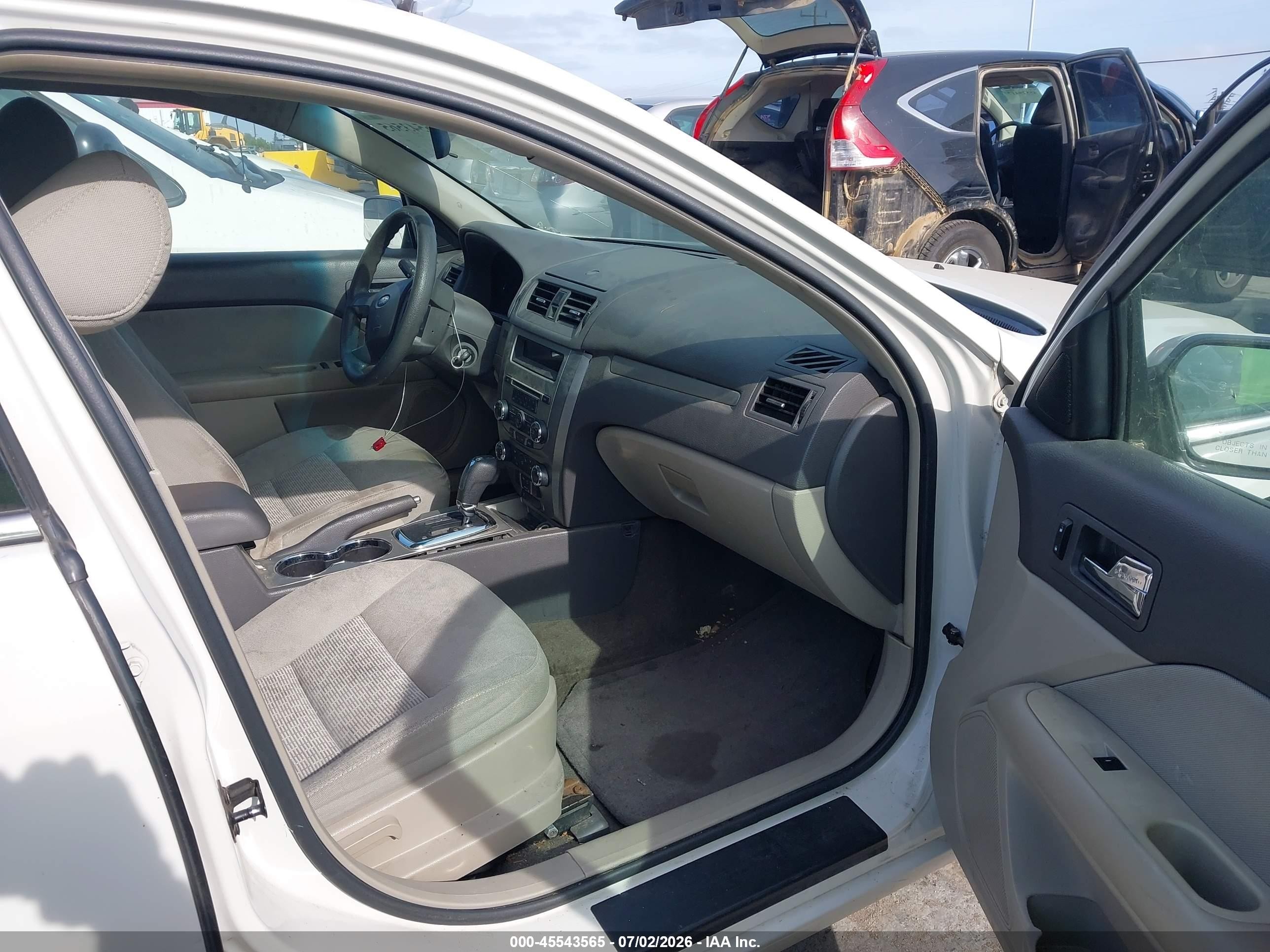 2010 Ford Fusion VIN 3FAHP0HG8AR417731 IAAI salvage auction — Normal Wear, Clear - Dealer Only (California), sold $275 on 2026-07-09 (photo 5)