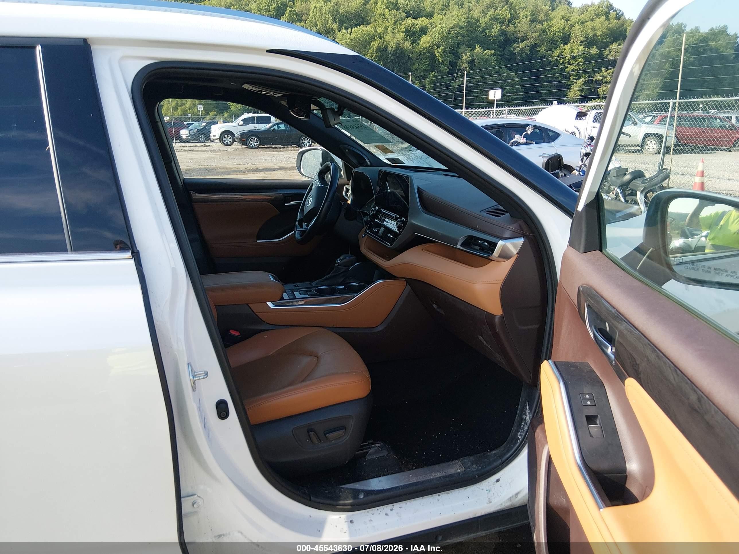 2021 Toyota Highlander VIN 5TDEBRCH5MS017661 IAAI salvage auction — Front End, Salvage (West Virginia), sold $23,200 on 2026-08-23 (photo 5)