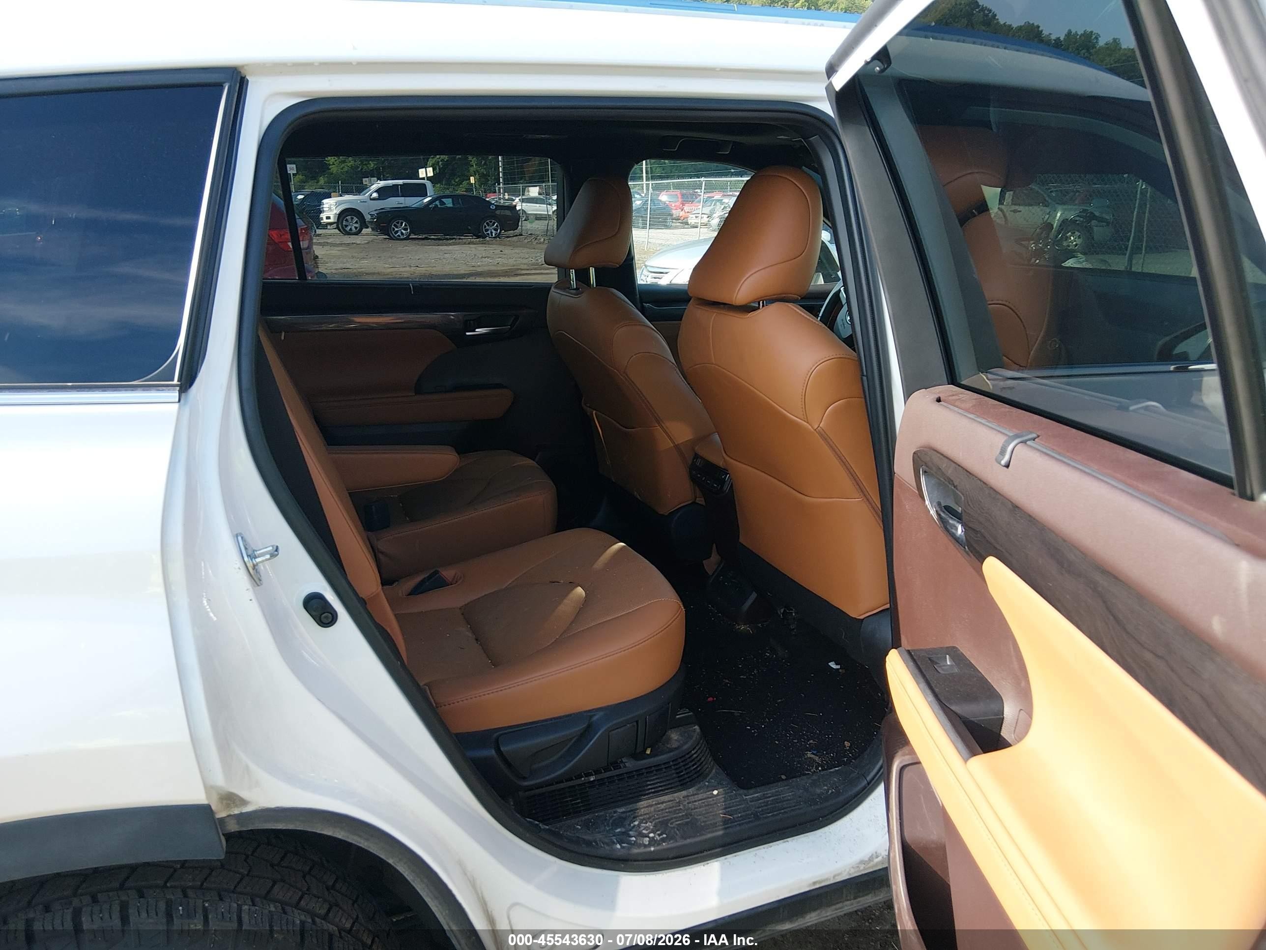2021 Toyota Highlander VIN 5TDEBRCH5MS017661 IAAI salvage auction — Front End, Salvage (West Virginia), sold $23,200 on 2026-08-23 (photo 8)