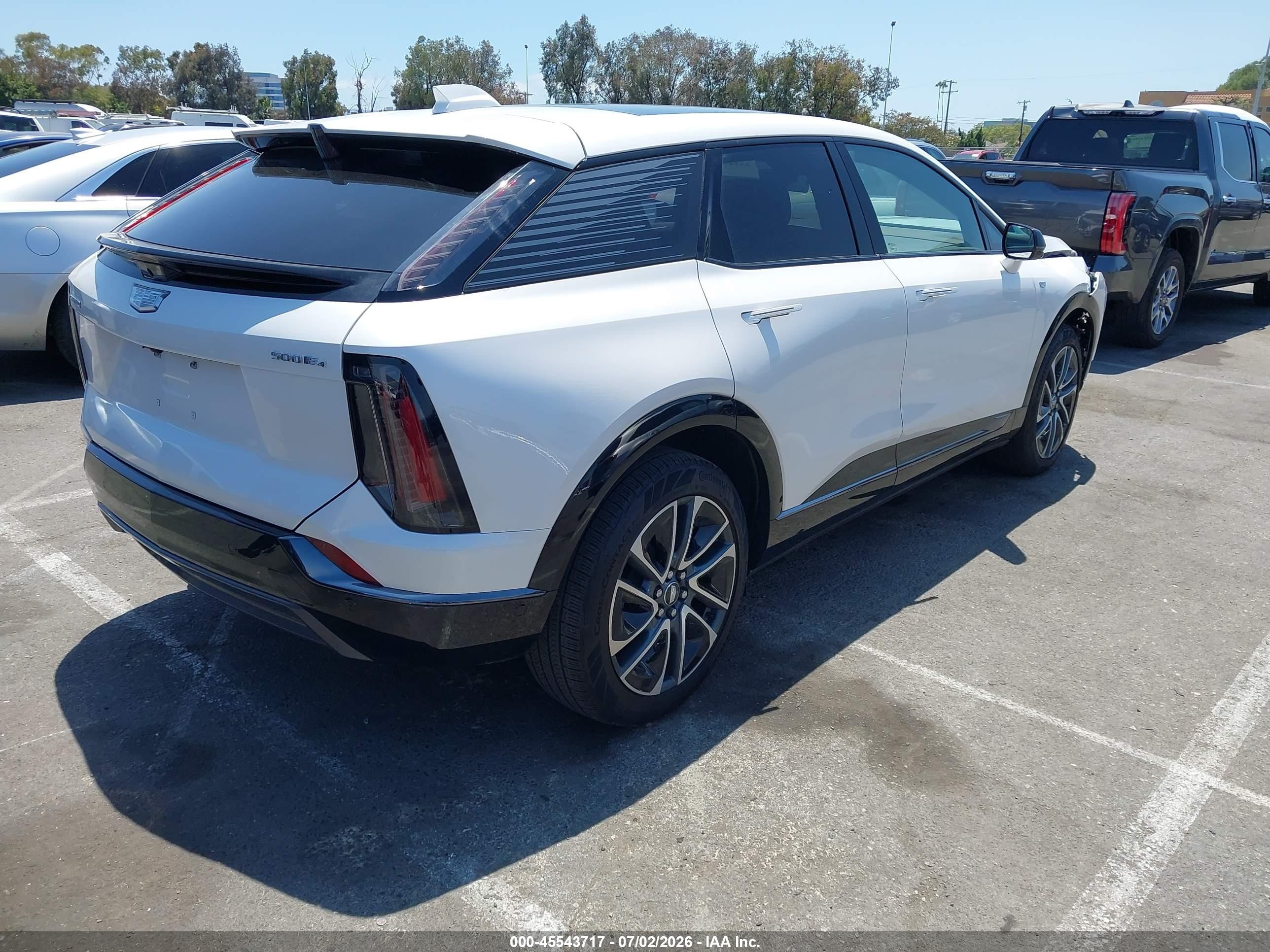 2025 Cadillac OPTIQ VIN 3GYK3GMR2SS207139 IAAI salvage auction — Front End, Salvage (California), sold $16,850 on 2026-07-09 (photo 4)