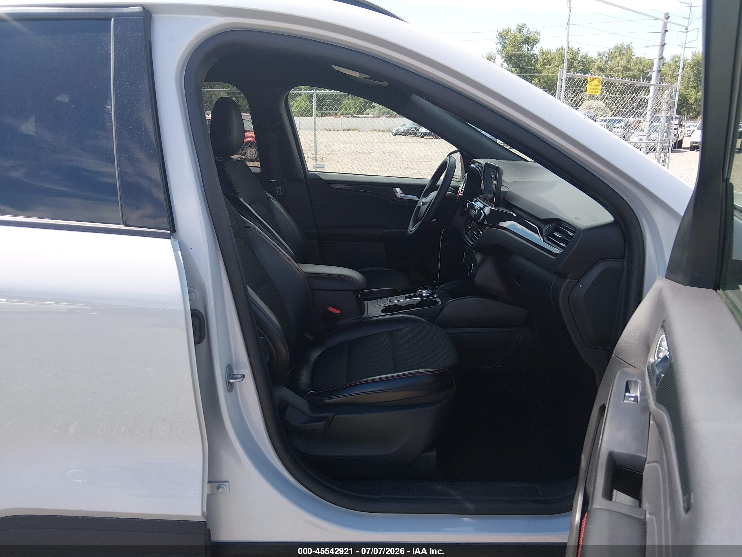 2025 Ford Escape VIN 1FMCU0MN3SUA10617 IAAI salvage auction — Front End, Enterprise Vehicles Clear Only (Arizona), sold $10,300 on 2026-07-09 (photo 5)