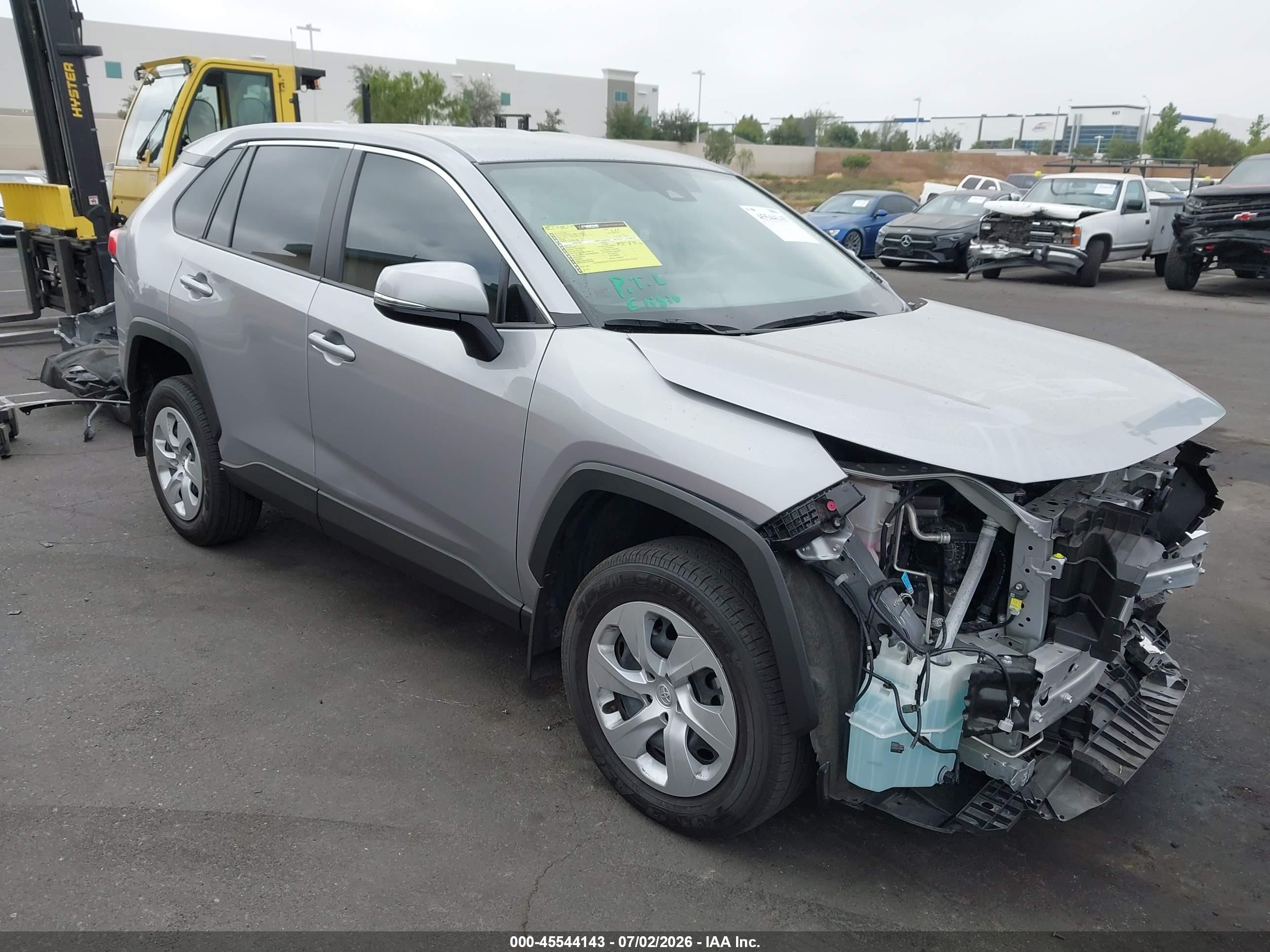 2025 Toyota RAV4 VIN JTMK1RFV4SD137032 — IAAI salvage auction photo