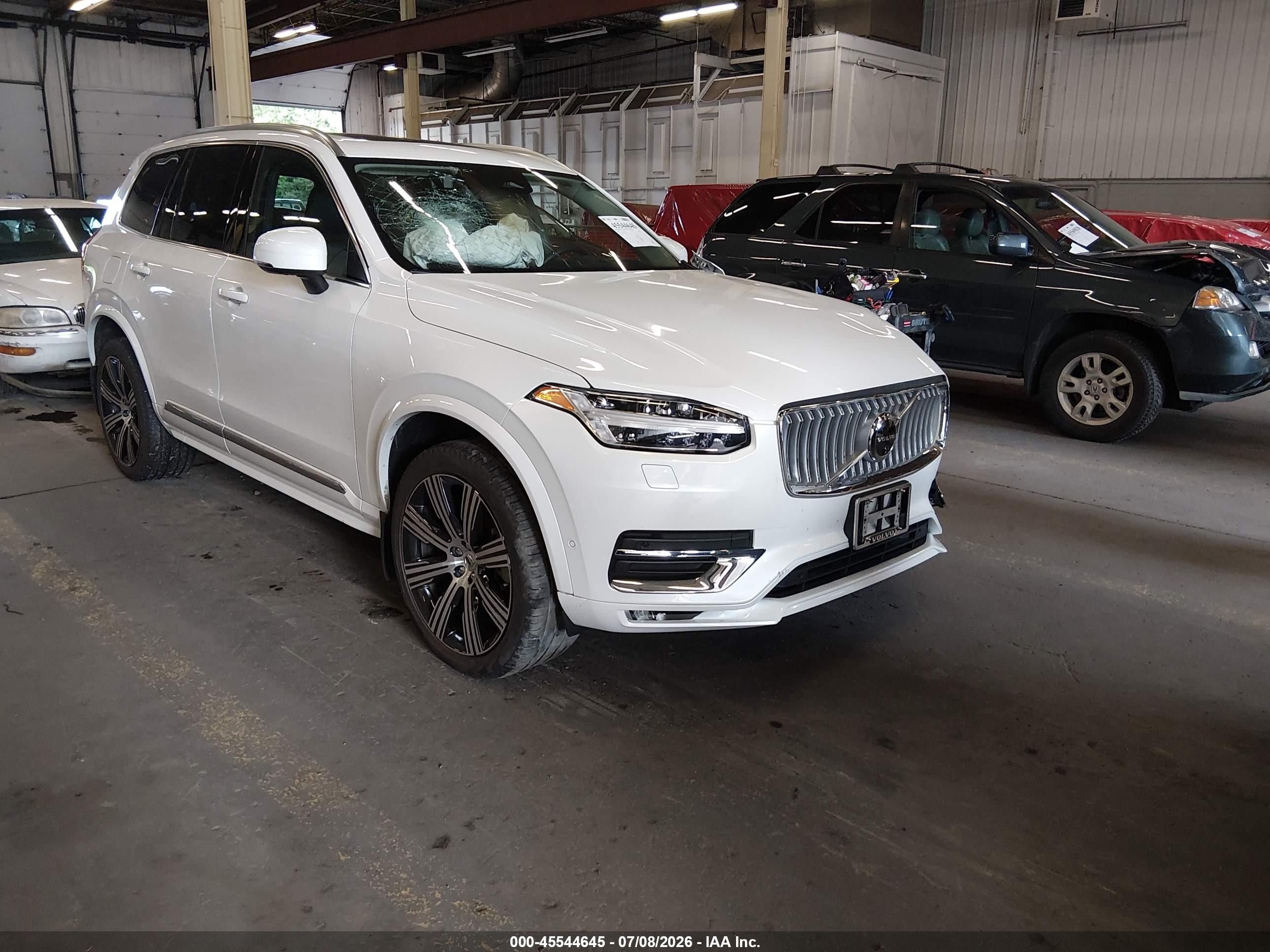2025 Volvo XC90 VIN YV4062PF5S1304150 — IAAI salvage auction photo