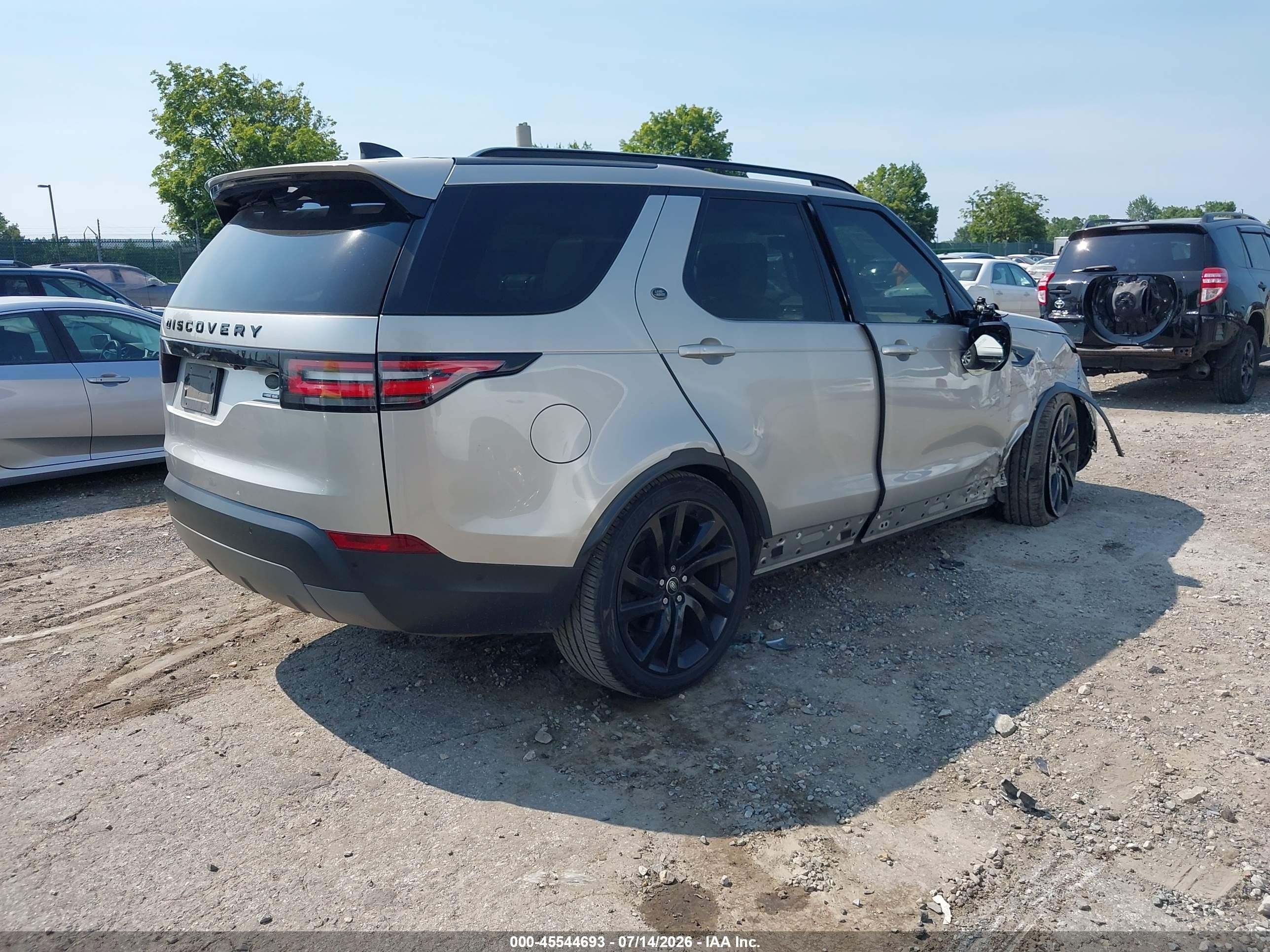 2017 Land rover Discovery VIN SALRHBBV3HA041502 IAAI salvage auction — Front End, Salvage (Pennsylvania), sold $4,150 on 2026-09-04 (photo 4)