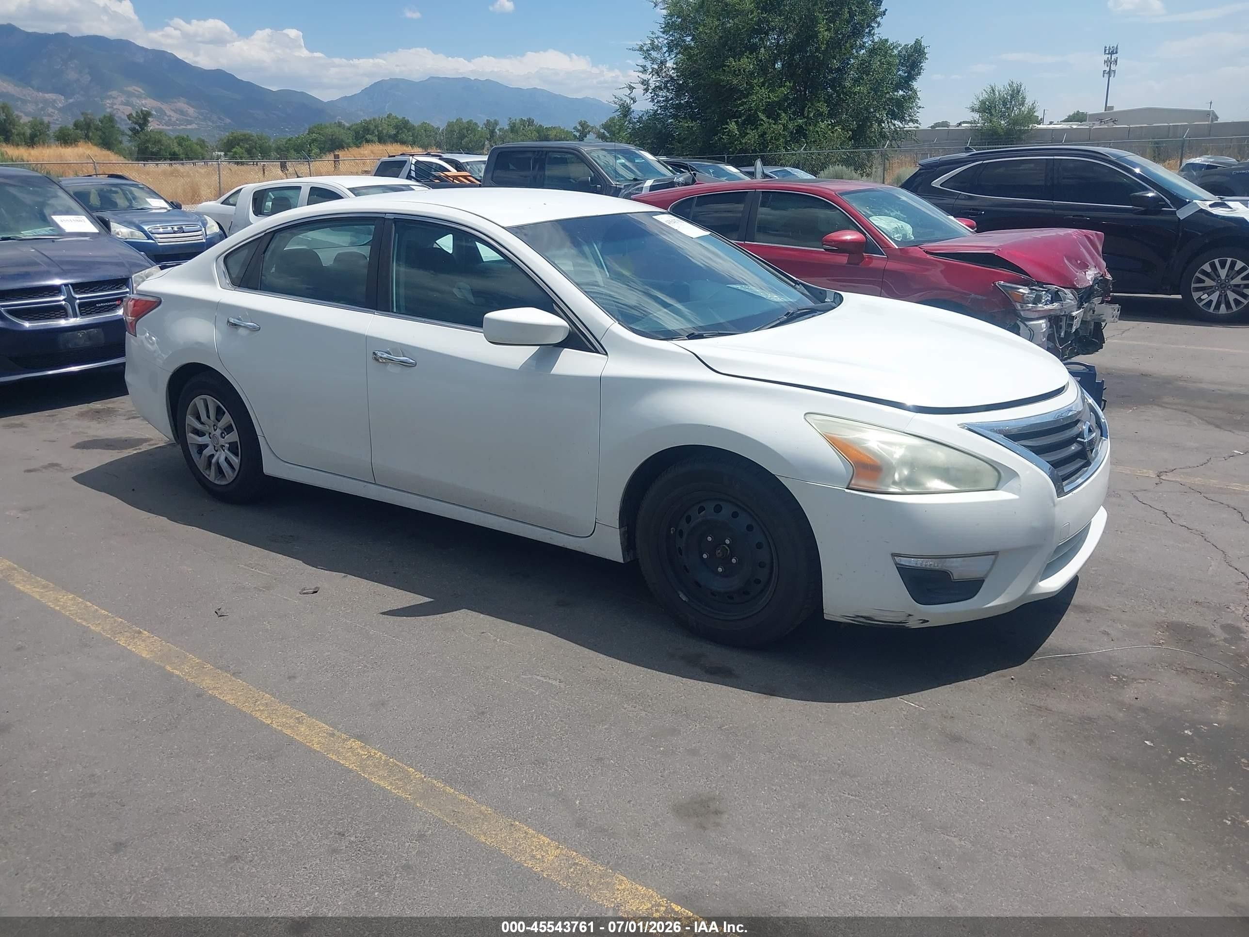 2015 Nissan Altima VIN 1N4AL3AP0FC275812 IAAI salvage auction — Normal Wear, Clear (Utah), sold $450 on 2026-07-09 (photo 1)