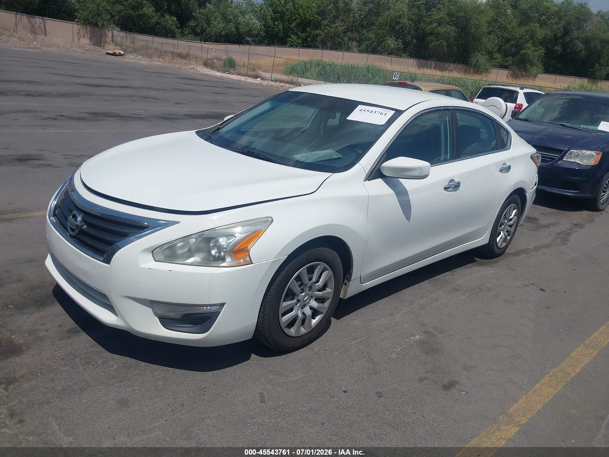 2015 Nissan Altima VIN 1N4AL3AP0FC275812 IAAI salvage auction — Normal Wear, Clear (Utah), sold $450 on 2026-07-09 (photo 2)