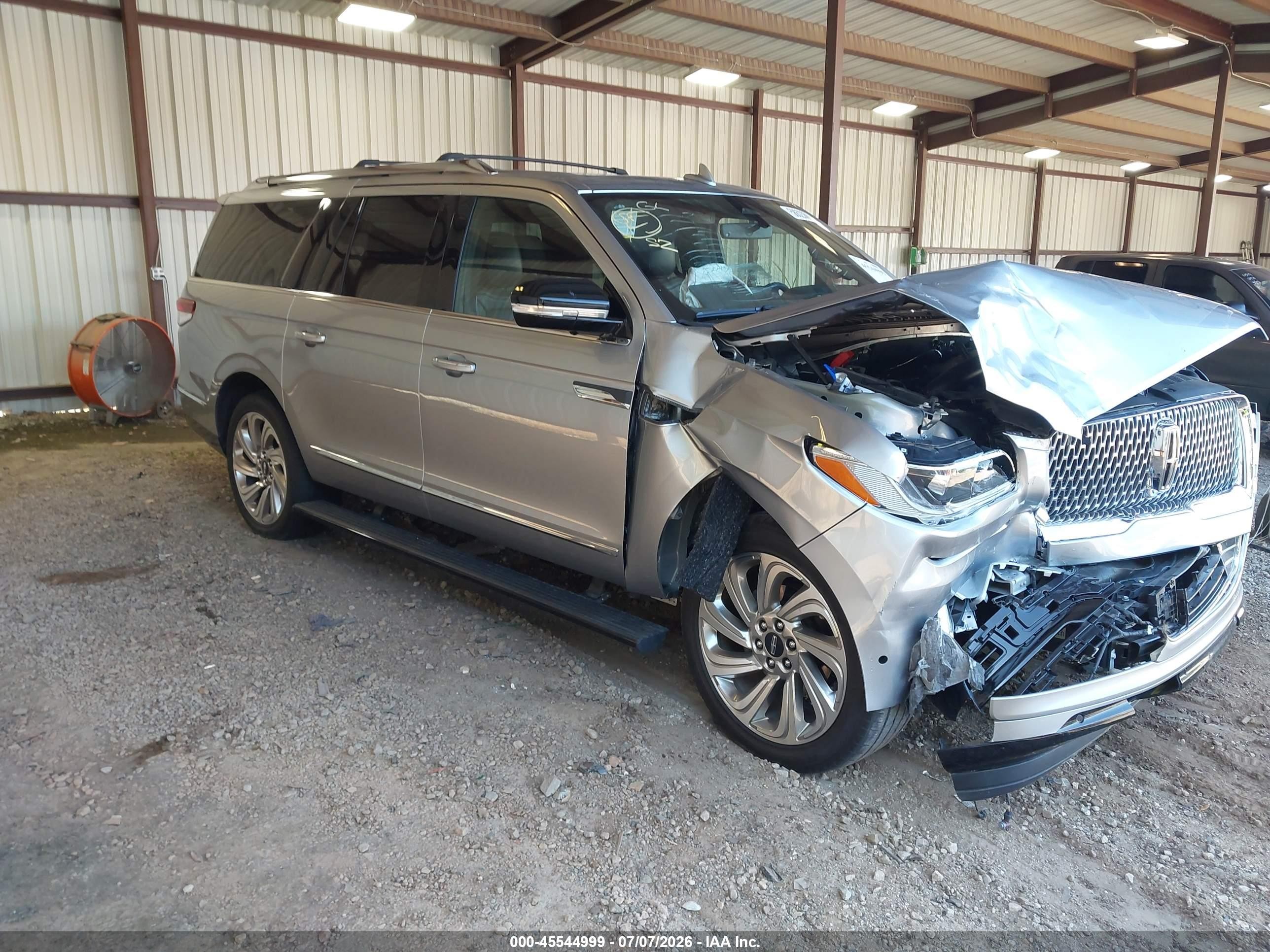 2024 Lincoln Navigator VIN 5LMJJ3LG5REL04767 IAAI salvage auction — Front End, Rebuildable (Florida), sold $15,650 on 2026-08-10 (photo 1)