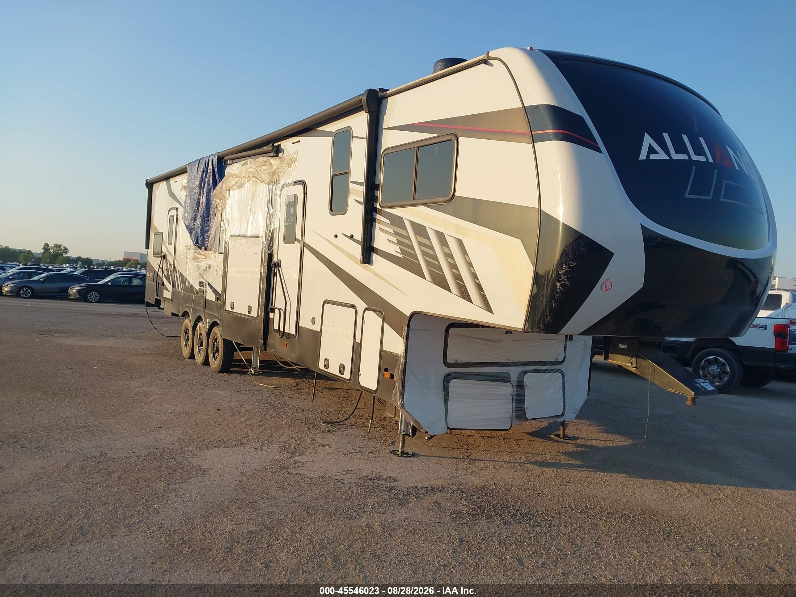 2021 Alliance 40v VIN 7M5FV4537NA004632 IAAI salvage auction — Burn Interior, Salvage (Texas), sold $100 on 2026-09-09 (photo 1)