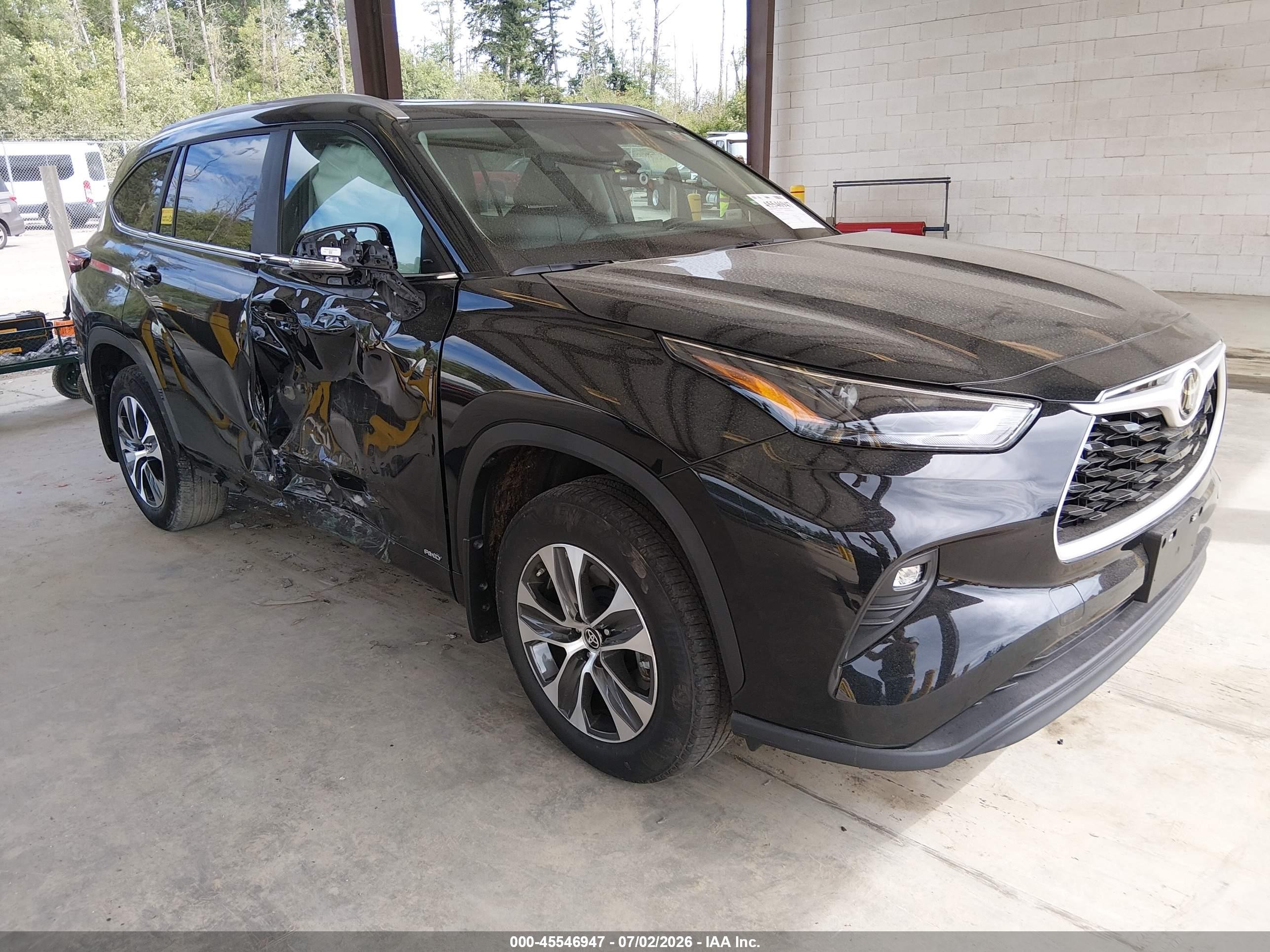 2025 Toyota Highlander Hybrid VIN 5TDKBRCH2SS666611 — IAAI salvage auction photo