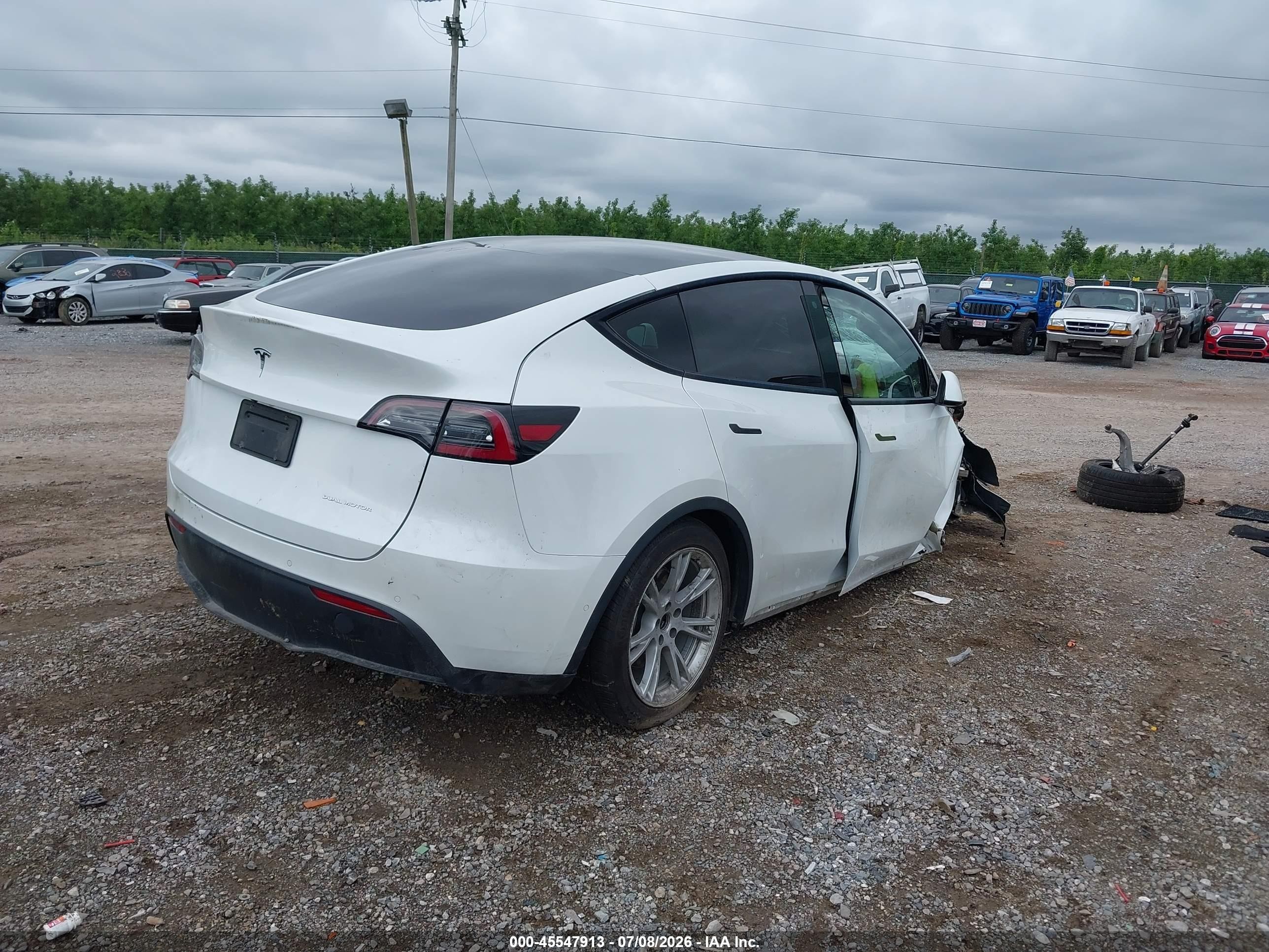 2020 Tesla Model y VIN 5YJYGDEE2LF006690 IAAI salvage auction — Unknown, Salvage (Pennsylvania), sold $4,950 on 2026-09-25 (photo 4)