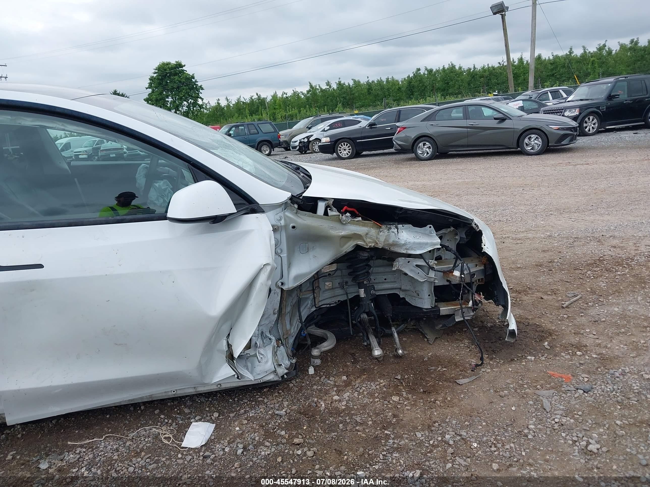 2020 Tesla Model y VIN 5YJYGDEE2LF006690 IAAI salvage auction — Unknown, Salvage (Pennsylvania), sold $4,950 on 2026-09-25 (photo 6)