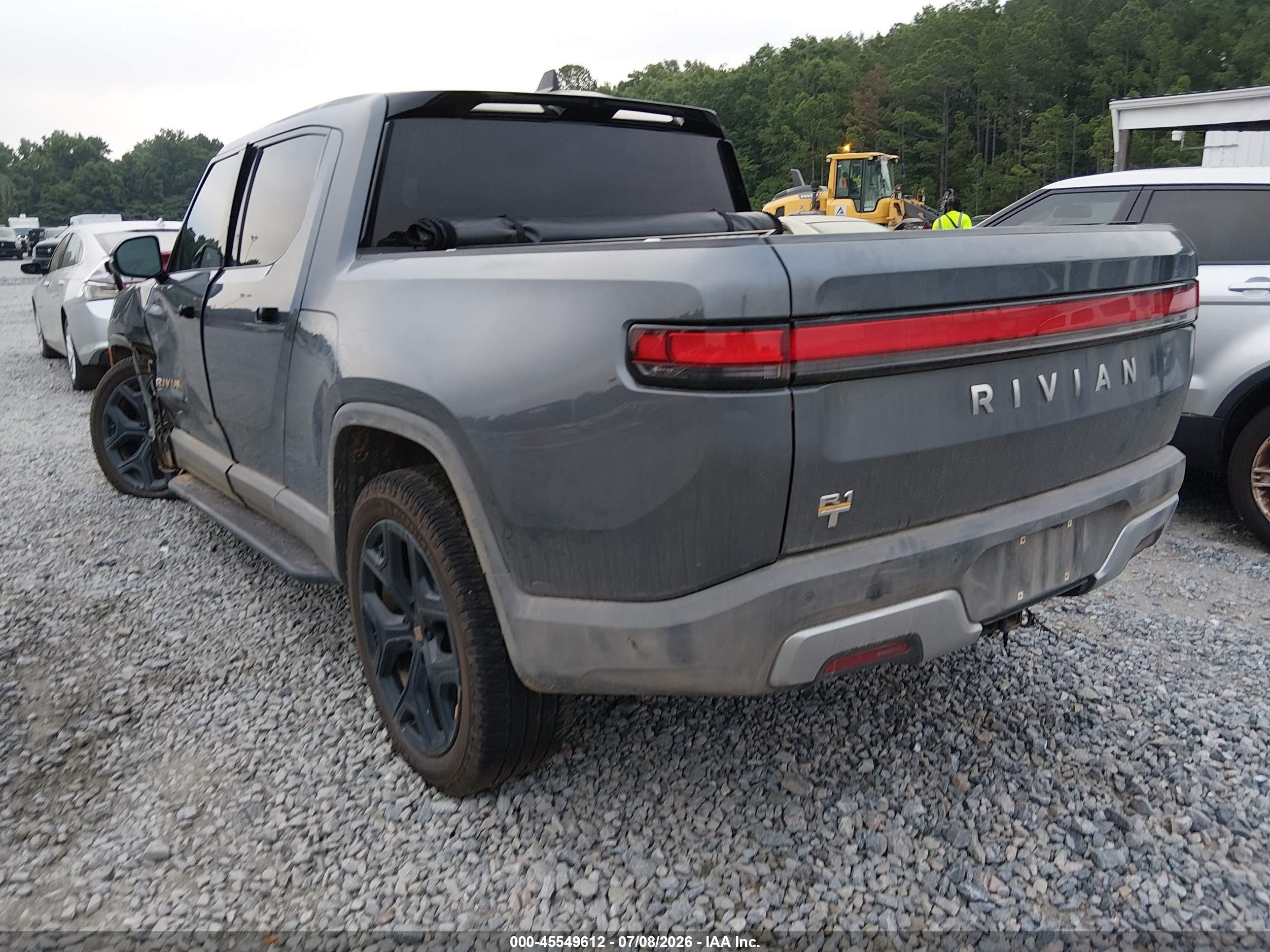 2023 Rivian R1T VIN 7FCTGAAA3PN018814 IAAI salvage auction — Side, Salvage (Georgia), sold $12,600 on 2026-09-25 (photo 3)