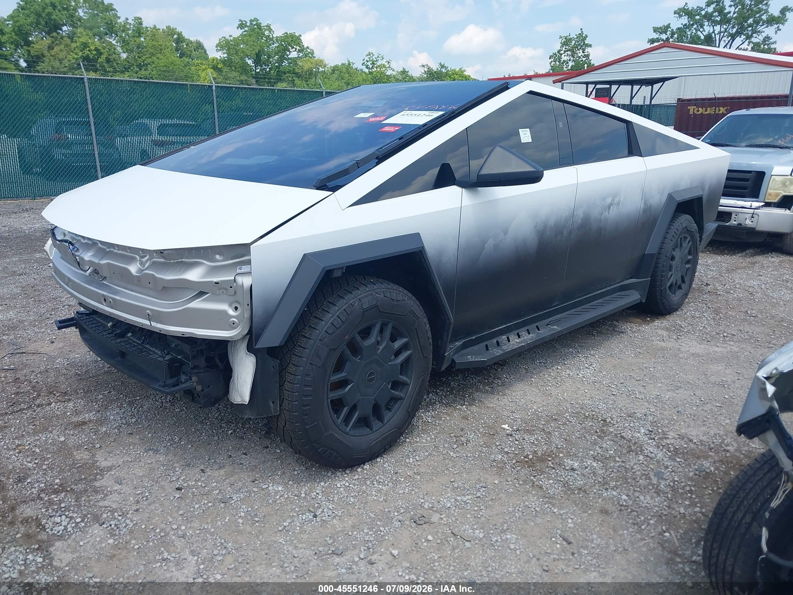 2026 Tesla Cybertruck VIN 7G2CEHED1TA089795 IAAI salvage auction — Unknown, Salvage (Kentucky), sold $29,000 on 2026-08-27 (photo 2)