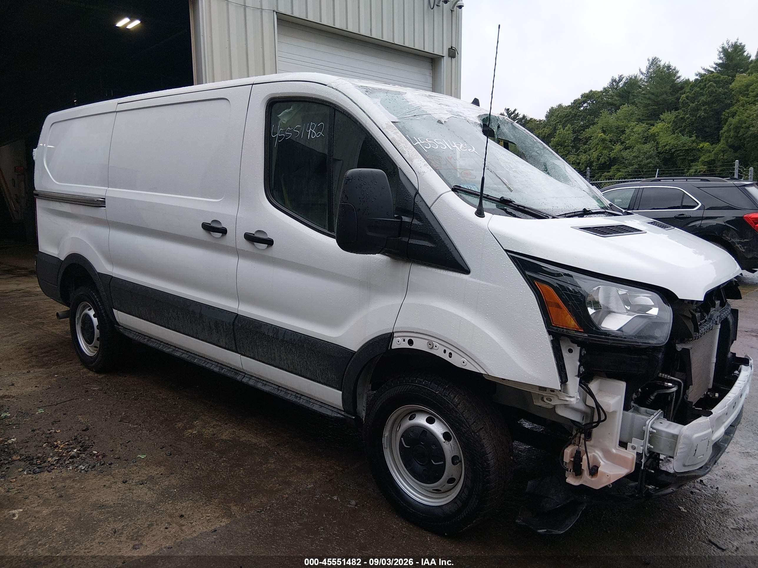 2025 Ford Transit-250 VIN 1FTBR1Y86SKA83617 — IAAI salvage auction photo