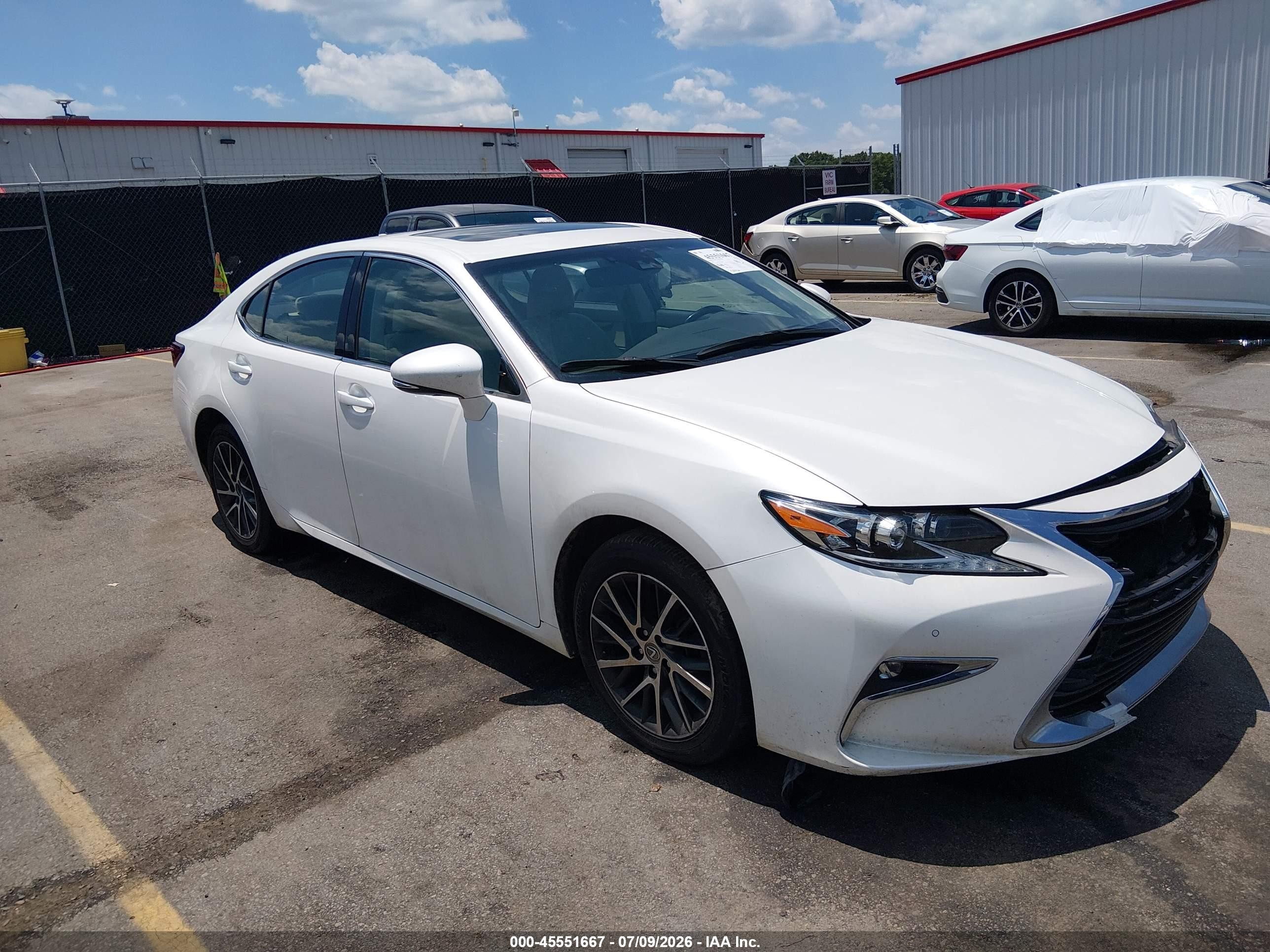 2018 Lexus ES 350 VIN 58ABK1GGXJU088341 — IAAI salvage auction photo