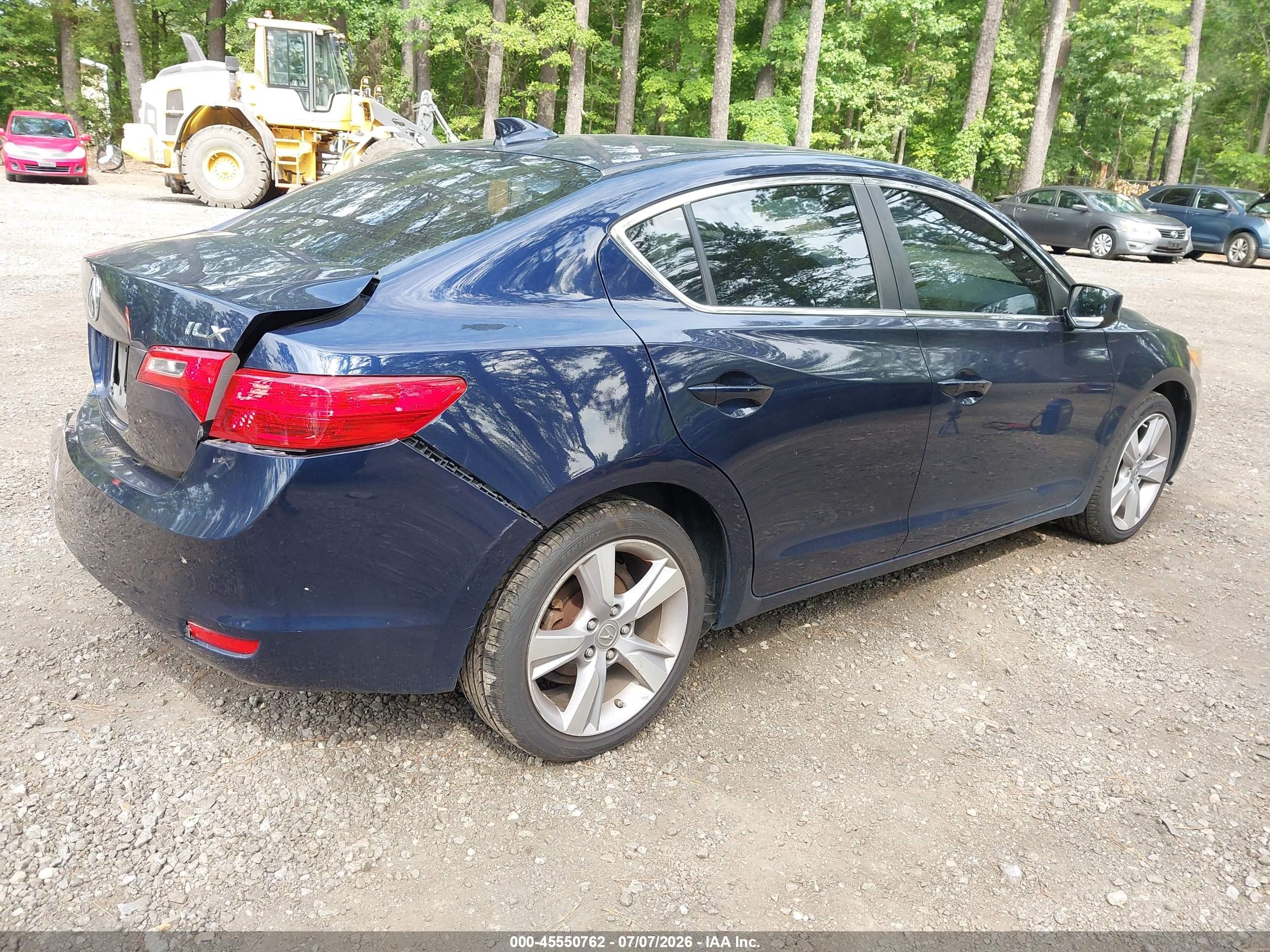 2015 Acura Ilx VIN 19VDE1F35FE010820 IAAI salvage auction — Rear End, Clear (Virginia), sold $1,325 on 2026-09-08 (photo 4)