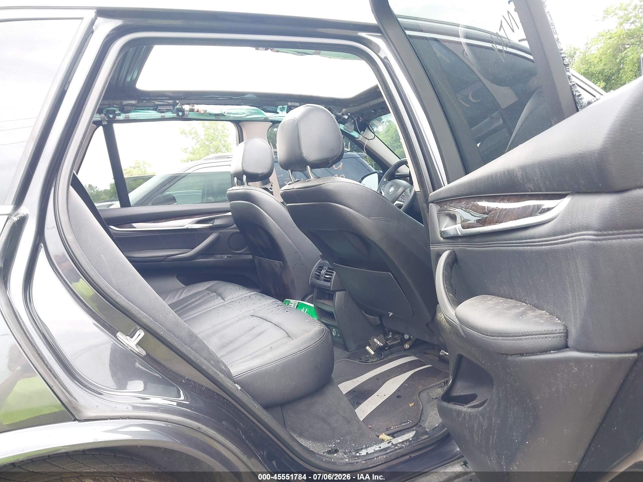 2014 BMW X5 VIN 5UXKR0C57E0H20412 IAAI salvage auction — Theft, Clear (Michigan), sold $700 on 2026-09-11 (photo 8)