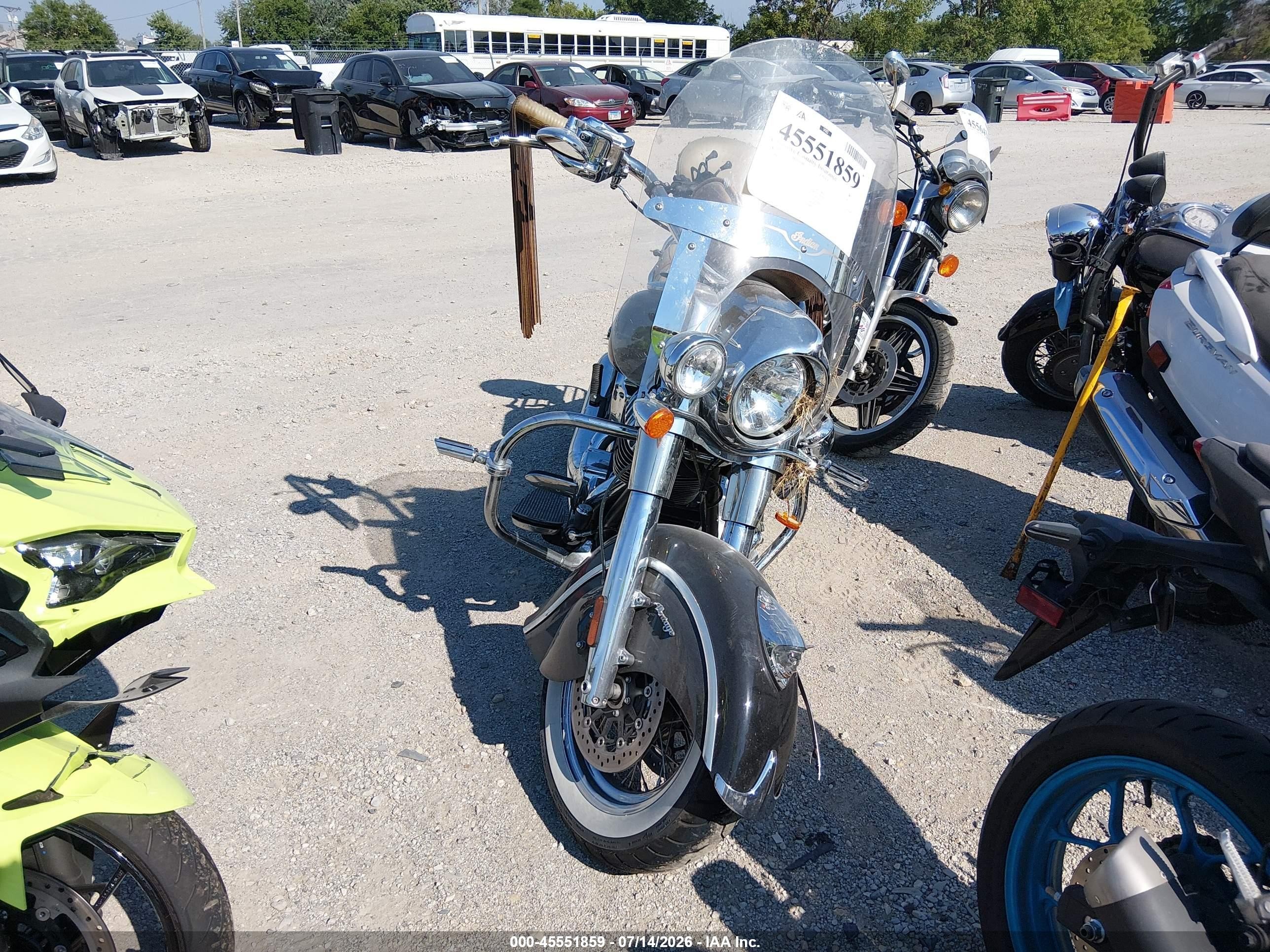 2014 Indian Motorcycle Co. Chief VIN 56KCCVAA6E3311022 IAAI salvage auction — Side, Rebuildable (Florida), sold $2,400 on 2026-09-09 (photo 5)