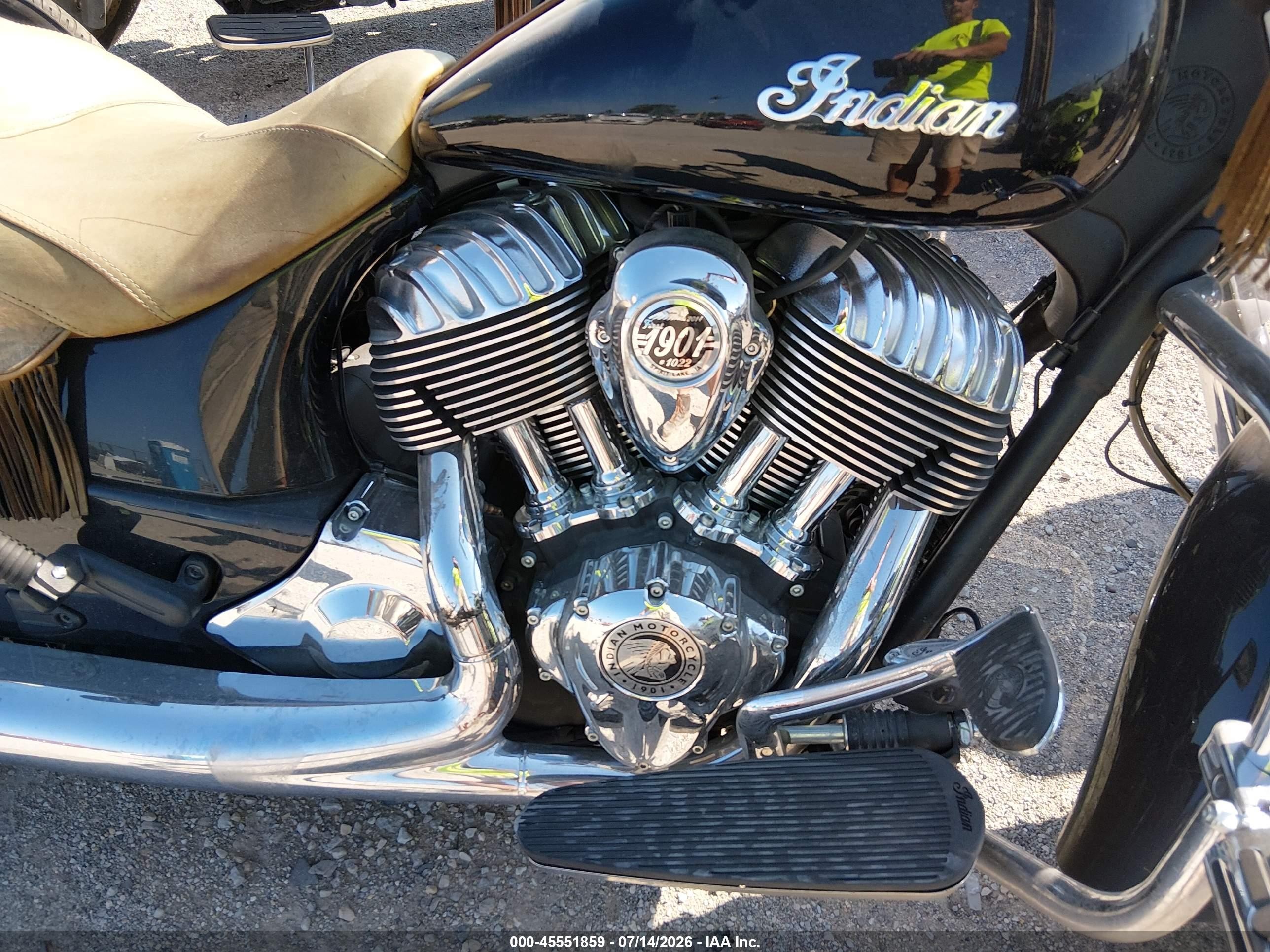 2014 Indian Motorcycle Co. Chief VIN 56KCCVAA6E3311022 IAAI salvage auction — Side, Rebuildable (Florida), sold $2,400 on 2026-09-09 (photo 8)
