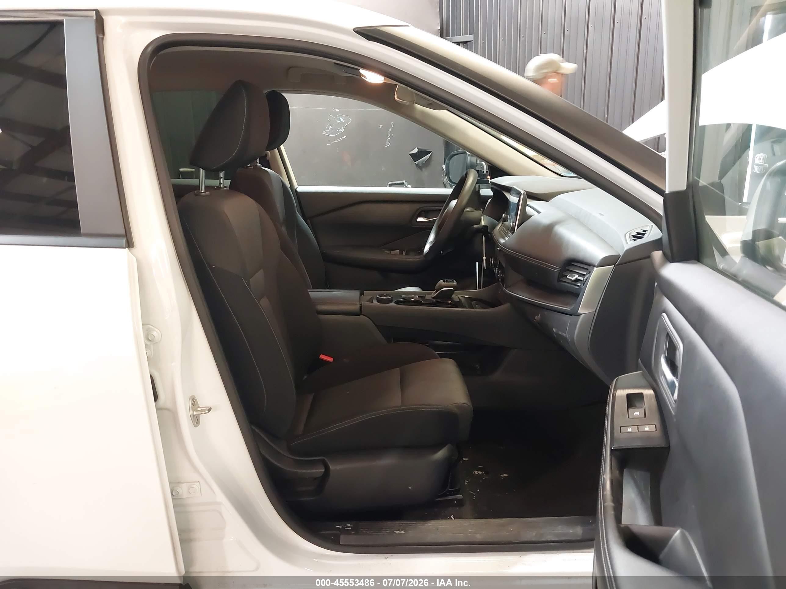 2024 Nissan Rogue VIN JN8BT3BB6RW448144 IAAI salvage auction — Side, Wait Title, sold $6,500 on 2026-09-20 (photo 5)
