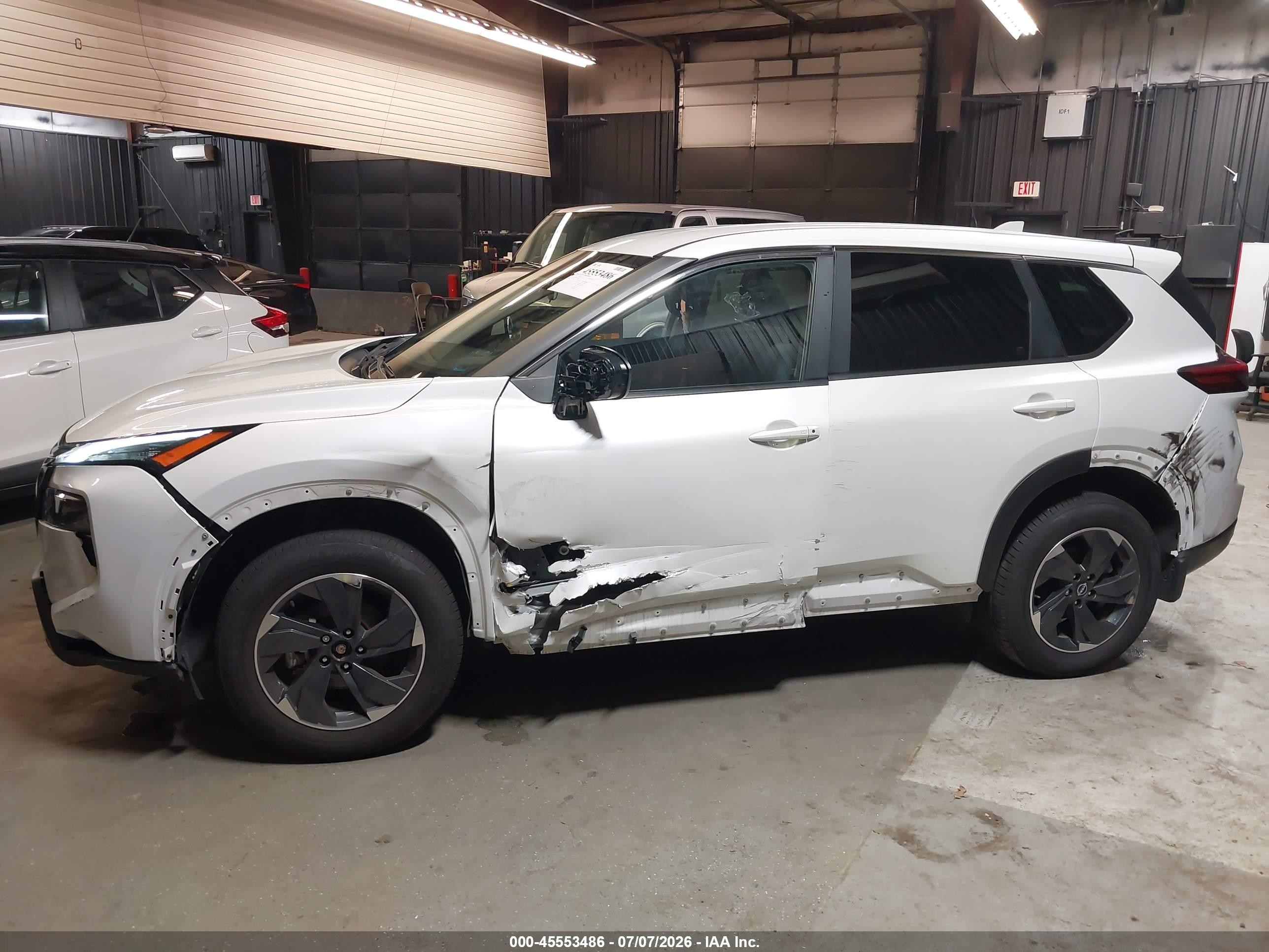 2024 Nissan Rogue VIN JN8BT3BB6RW448144 IAAI salvage auction — Side, Wait Title, sold $6,500 on 2026-09-20 (photo 6)