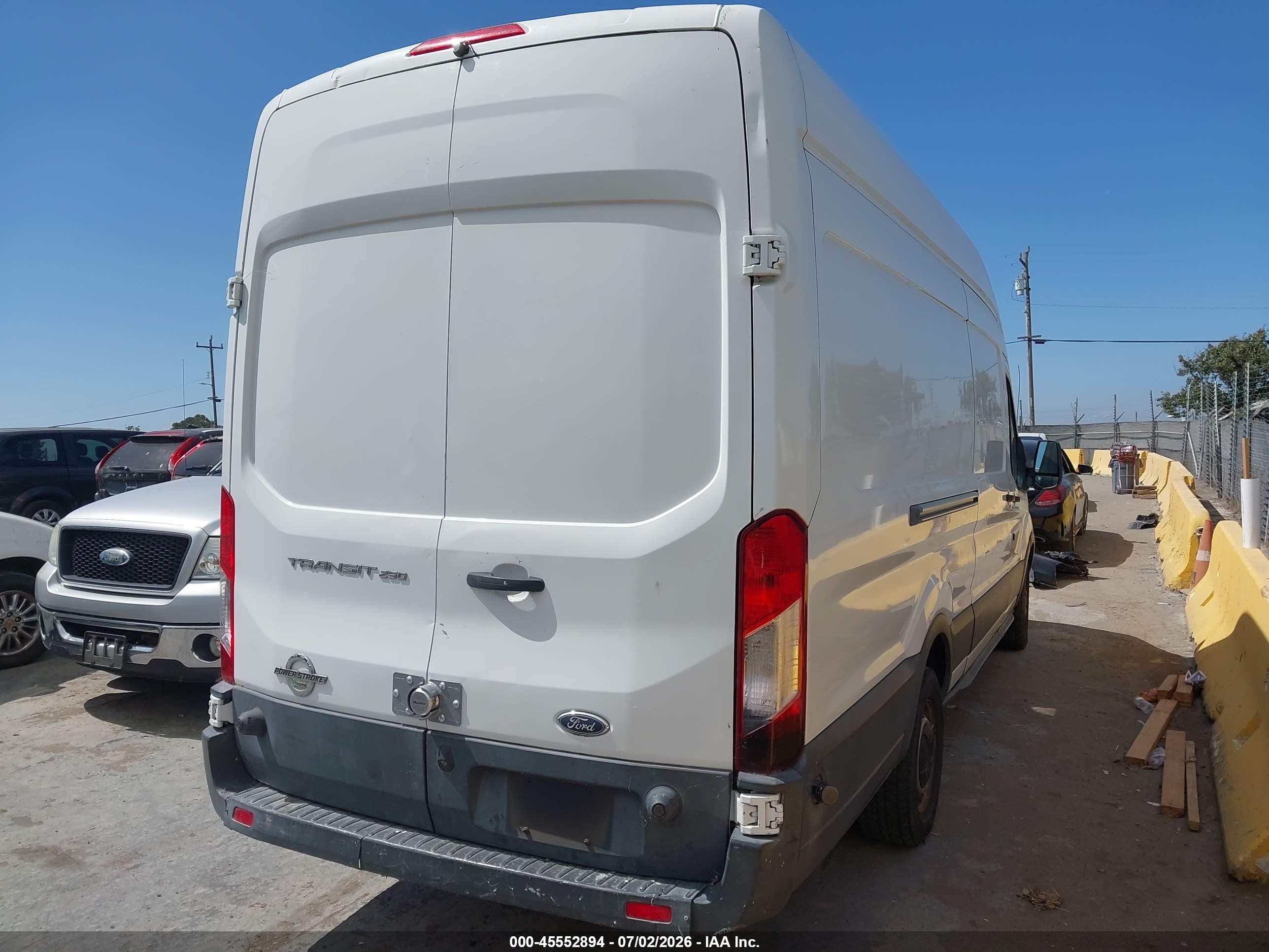 2015 Ford Transit-250 VIN 1FTYR3XV0FKA15784 IAAI salvage auction — Normal Wear, Clear - Dealer Only (California), sold $1,850 on 2026-07-09 (photo 4)