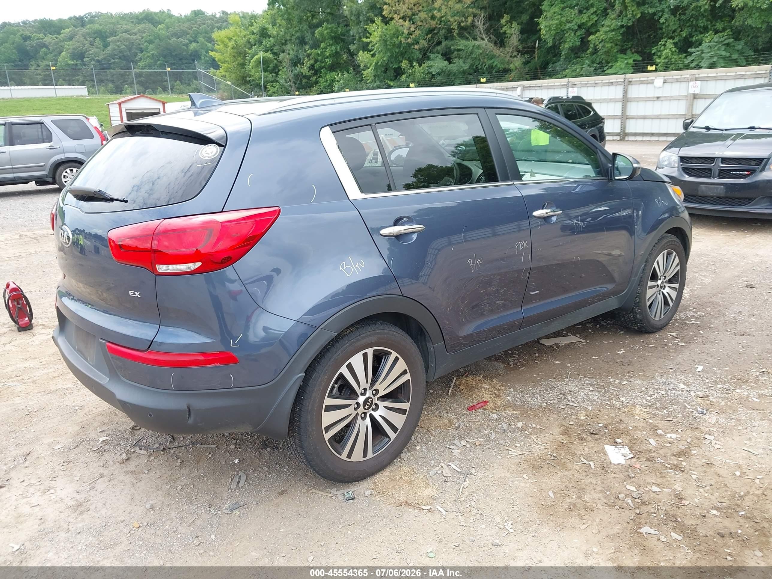 2015 Kia Sportage VIN KNDPC3AC8F7767059 IAAI salvage auction — Unknown, Clear (Tennessee), sold $1,400 on 2026-07-08 (photo 4)