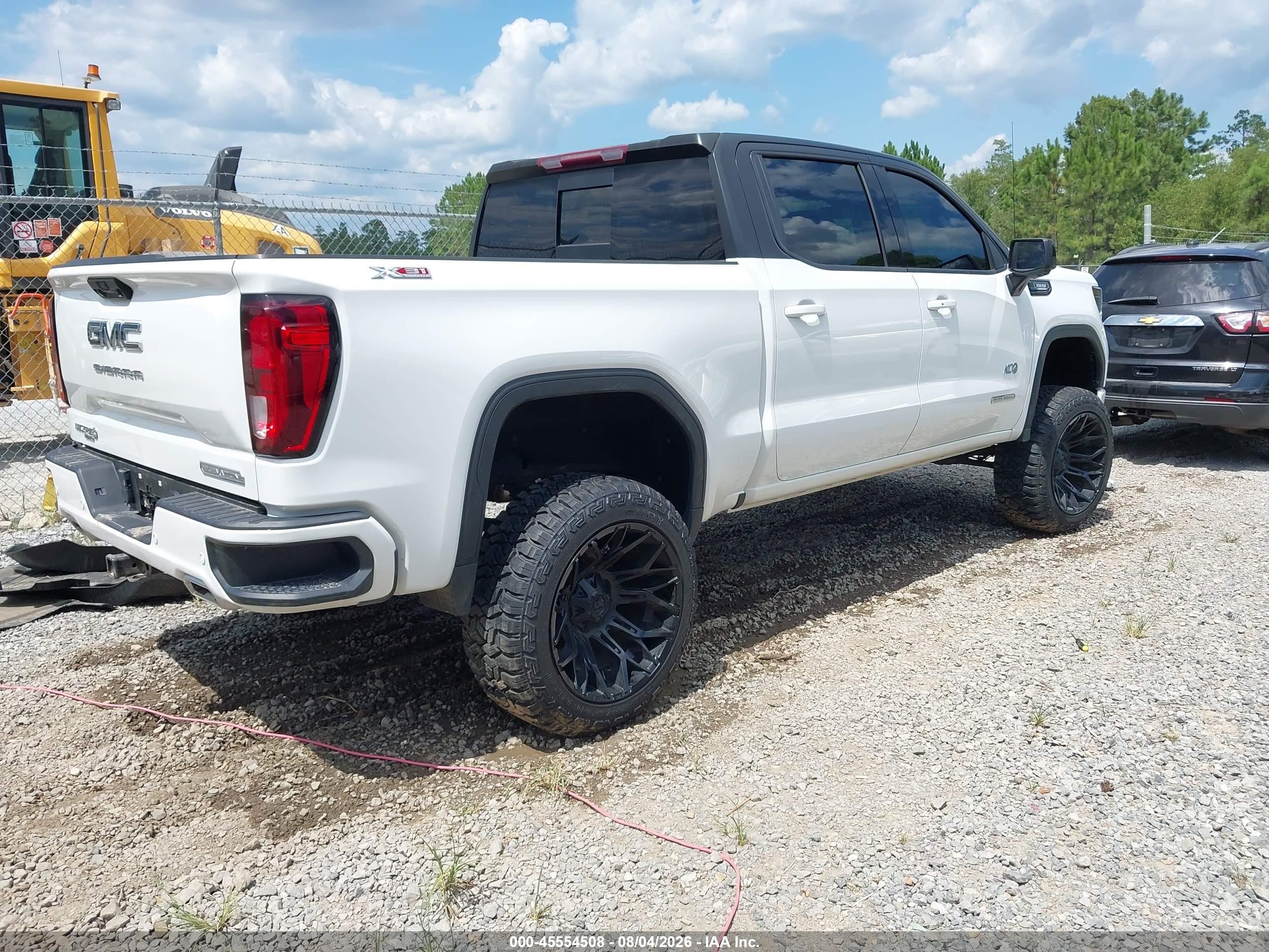 2023 Gmc SIERRA VIN 3GTUUCE89PG165377 IAAI salvage auction — Water/Flood, Salvage (Mississippi), sold $19,550 on 2026-08-14 (photo 4)