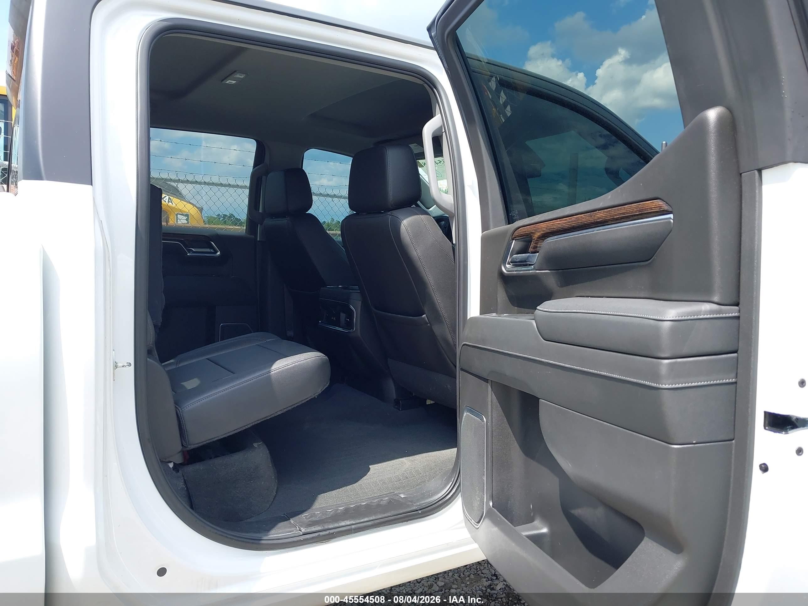 2023 Gmc SIERRA VIN 3GTUUCE89PG165377 IAAI salvage auction — Water/Flood, Salvage (Mississippi), sold $19,550 on 2026-08-14 (photo 8)