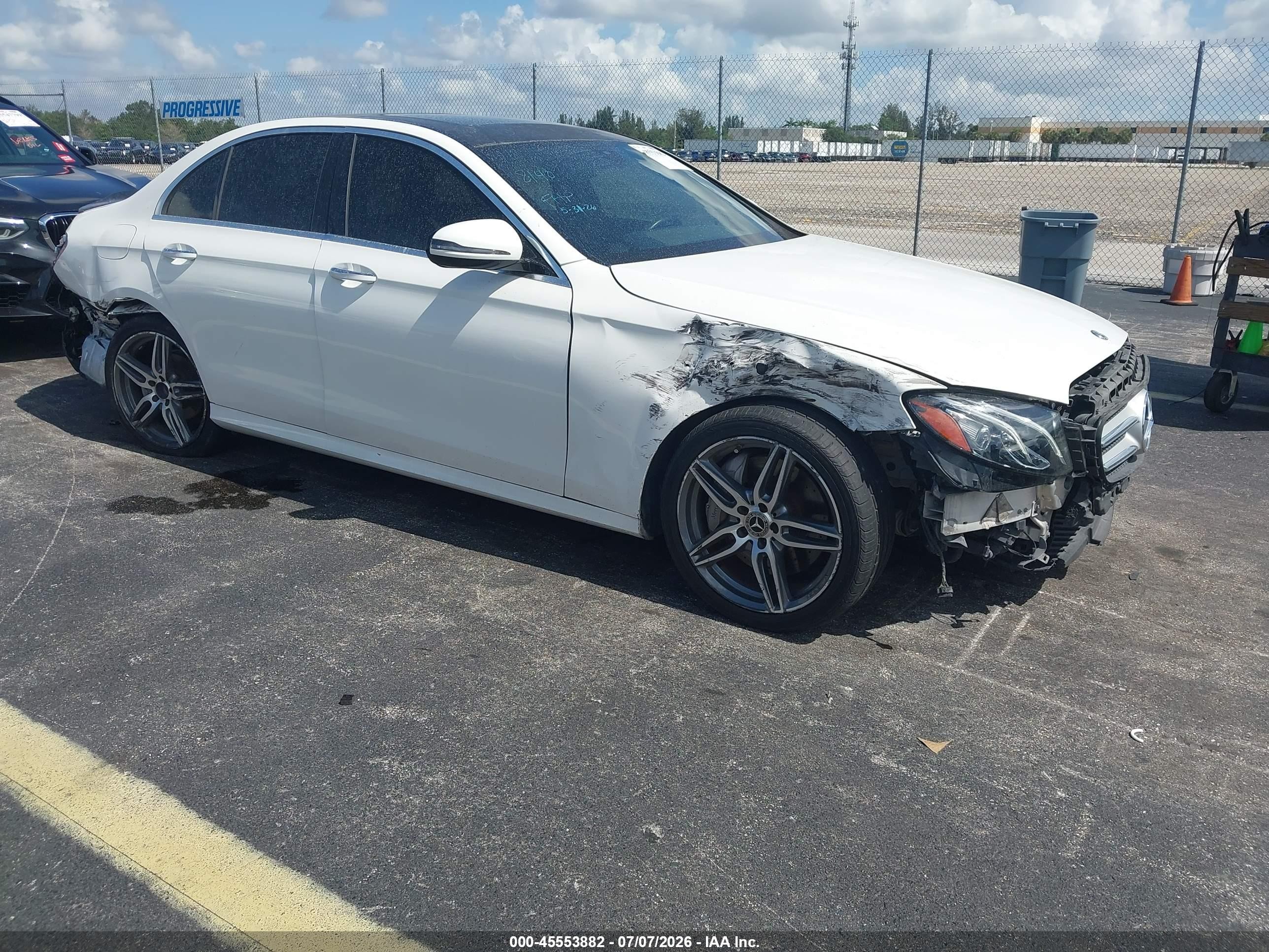 2018 Mercedes-Benz E-Class VIN WDDZF4JB6JA318140 — IAAI salvage auction photo