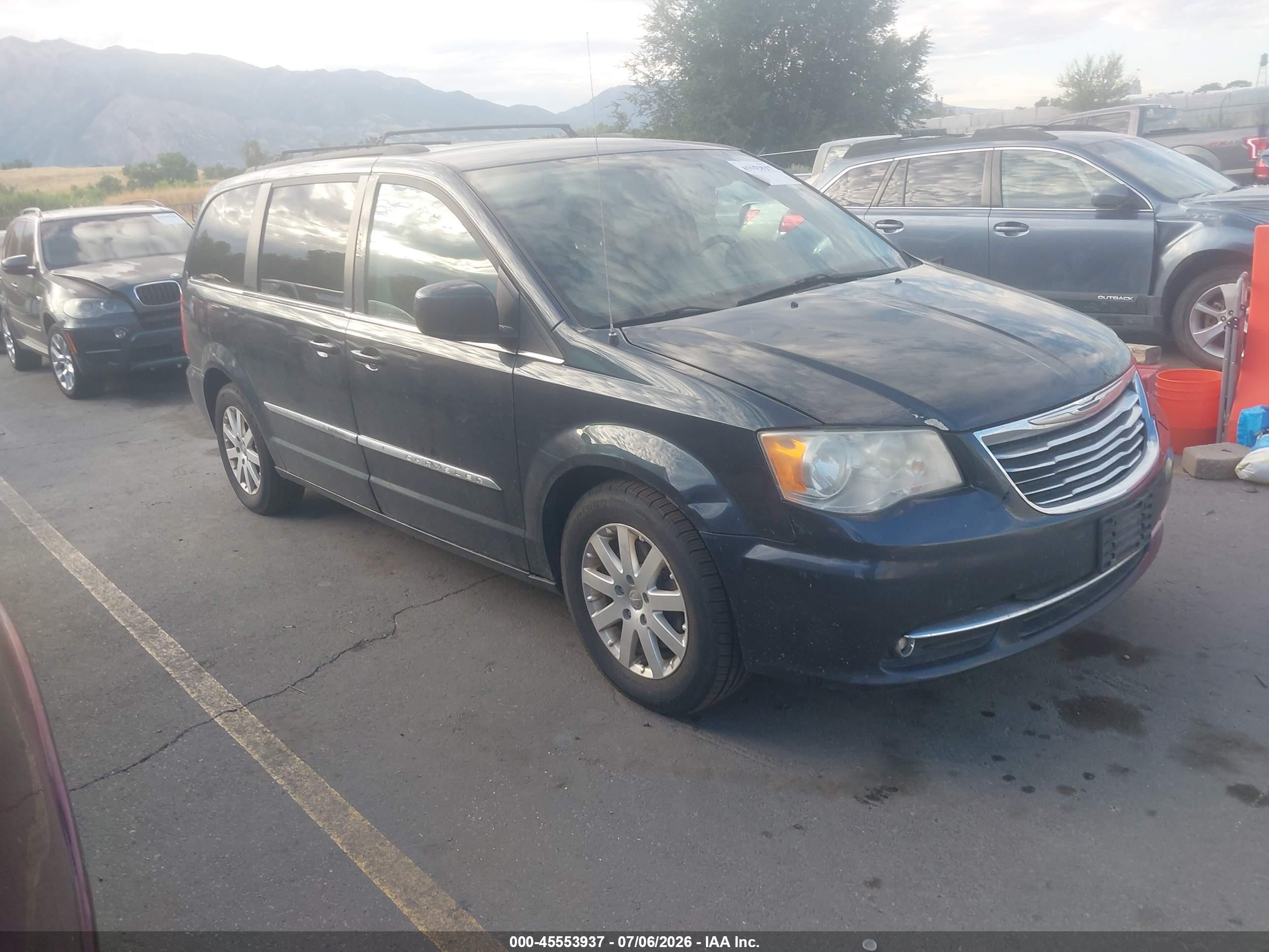 2014 Chrysler Town & Country VIN 2C4RC1BG0ER123941 IAAI salvage auction — Normal Wear, Clear (Utah), sold $300 on 2026-07-09 (photo 1)