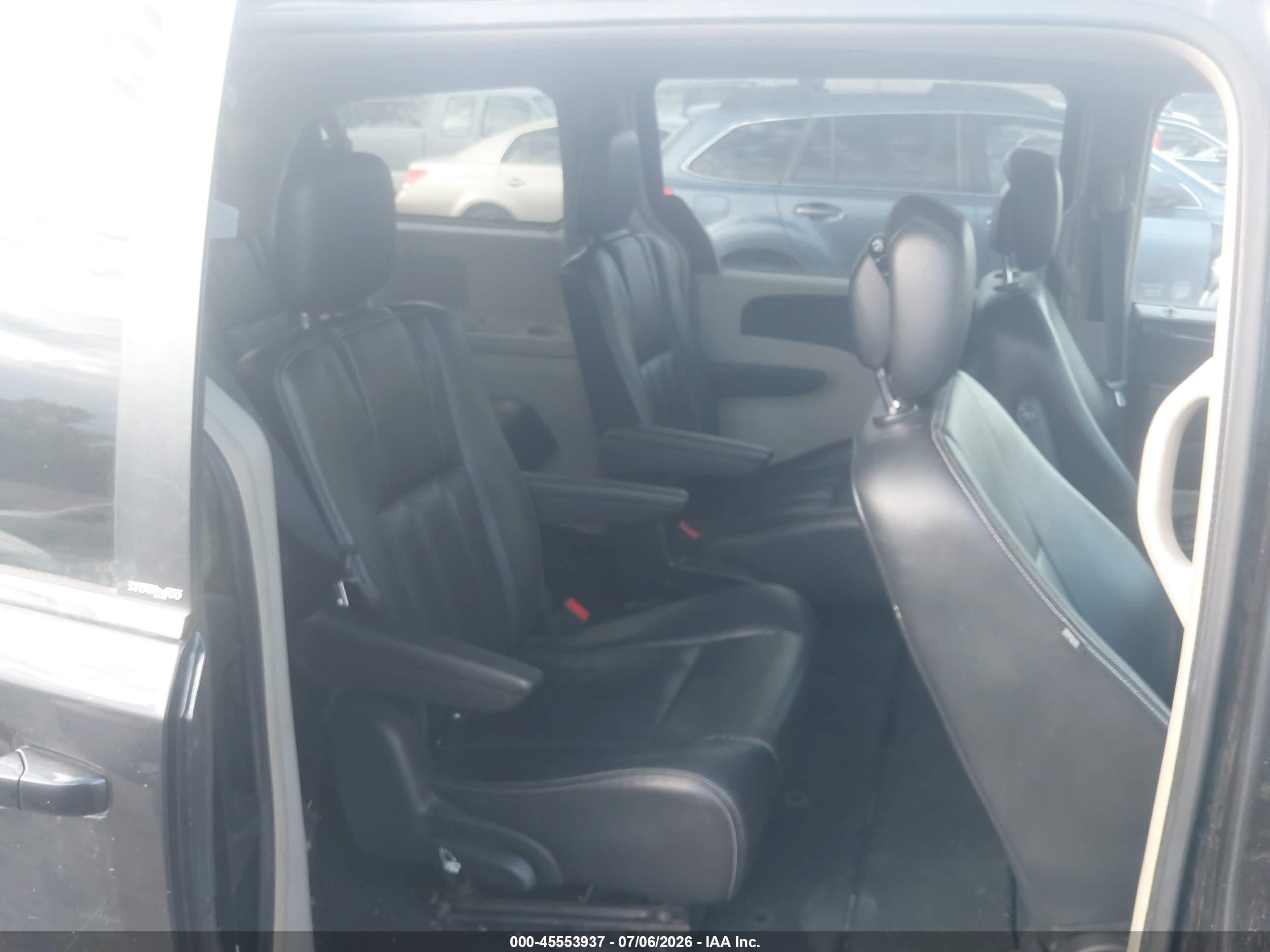 2014 Chrysler Town & Country VIN 2C4RC1BG0ER123941 IAAI salvage auction — Normal Wear, Clear (Utah), sold $300 on 2026-07-09 (photo 8)