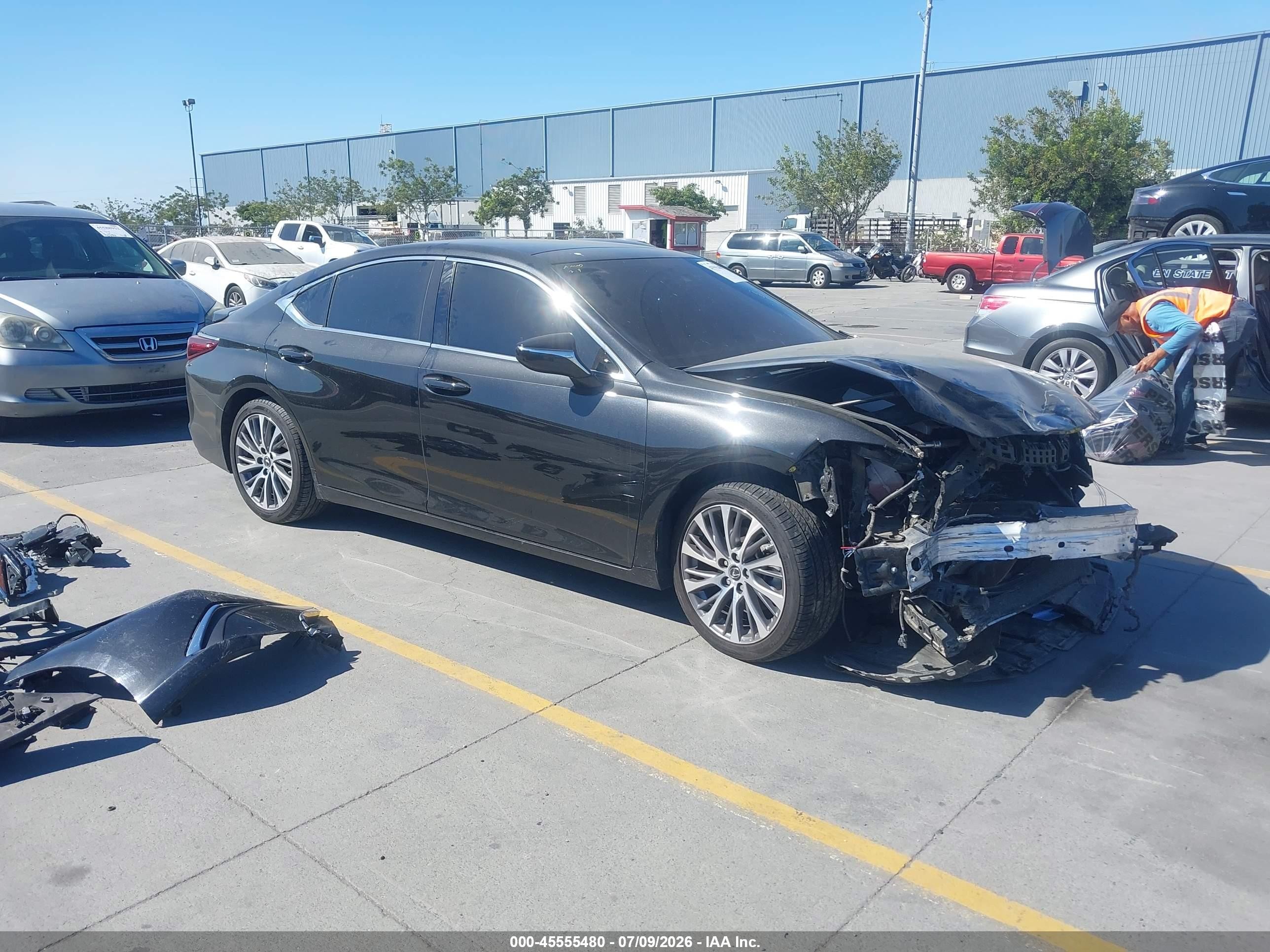 2021 Lexus ES 350 VIN 58ADZ1B18MU106346 — IAAI salvage auction photo