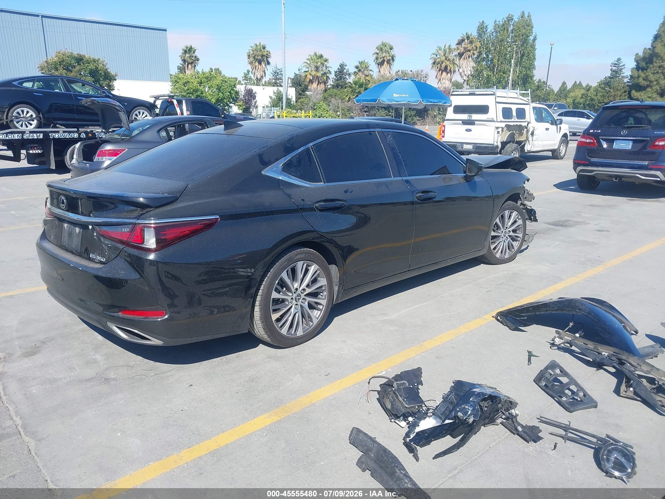 2021 Lexus ES 350 VIN 58ADZ1B18MU106346 IAAI salvage auction — Front End, Salvage (California), sold $8,500 on 2026-09-13 (photo 4)